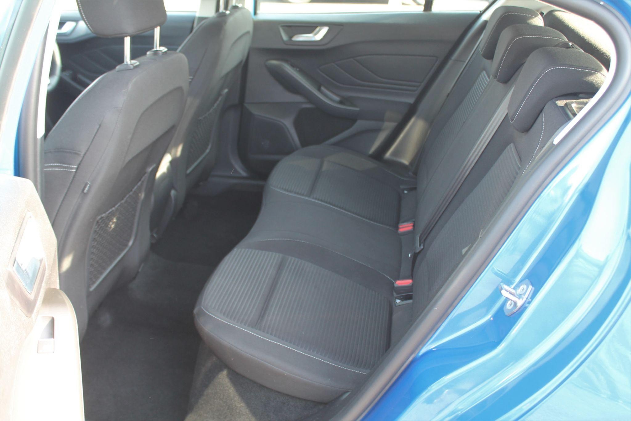 Ford Focus Image 24