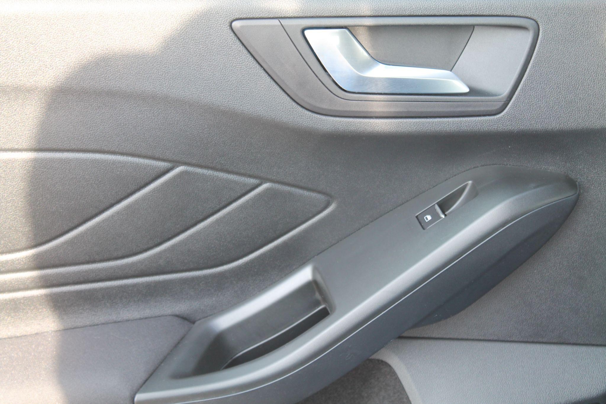 Ford Focus Image 25
