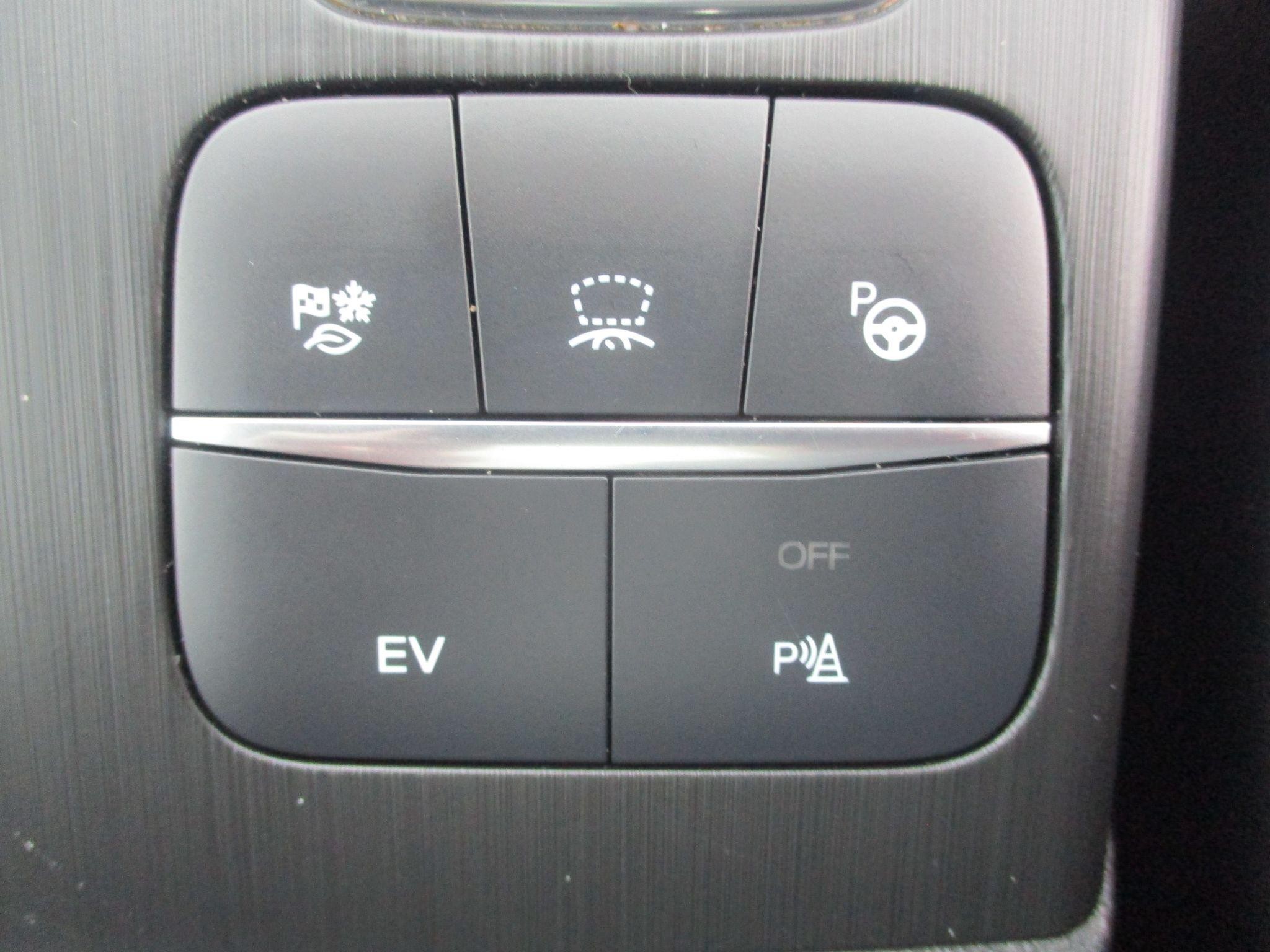 Ford Kuga Image 22