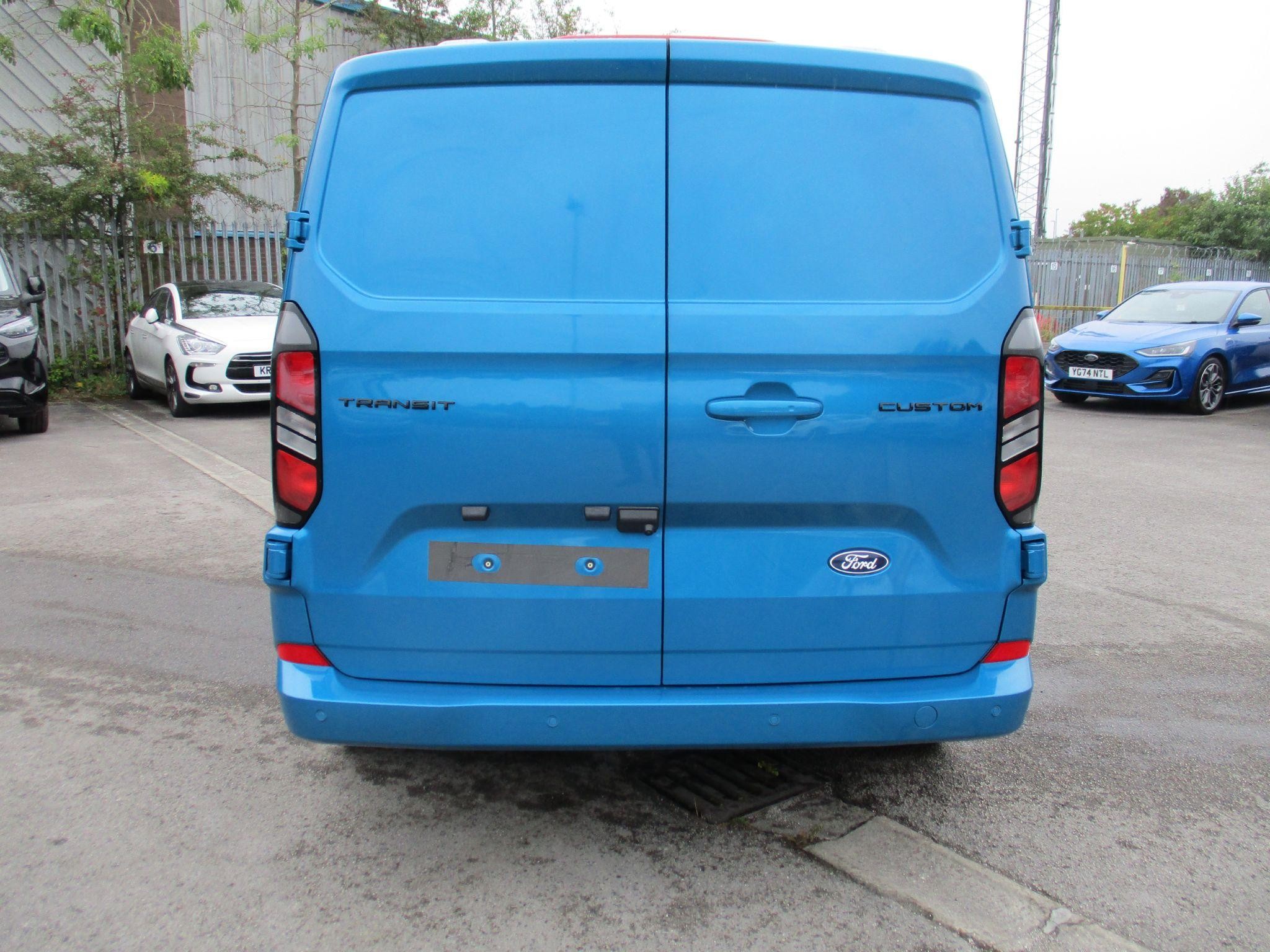 Ford Transit Custom Image 4