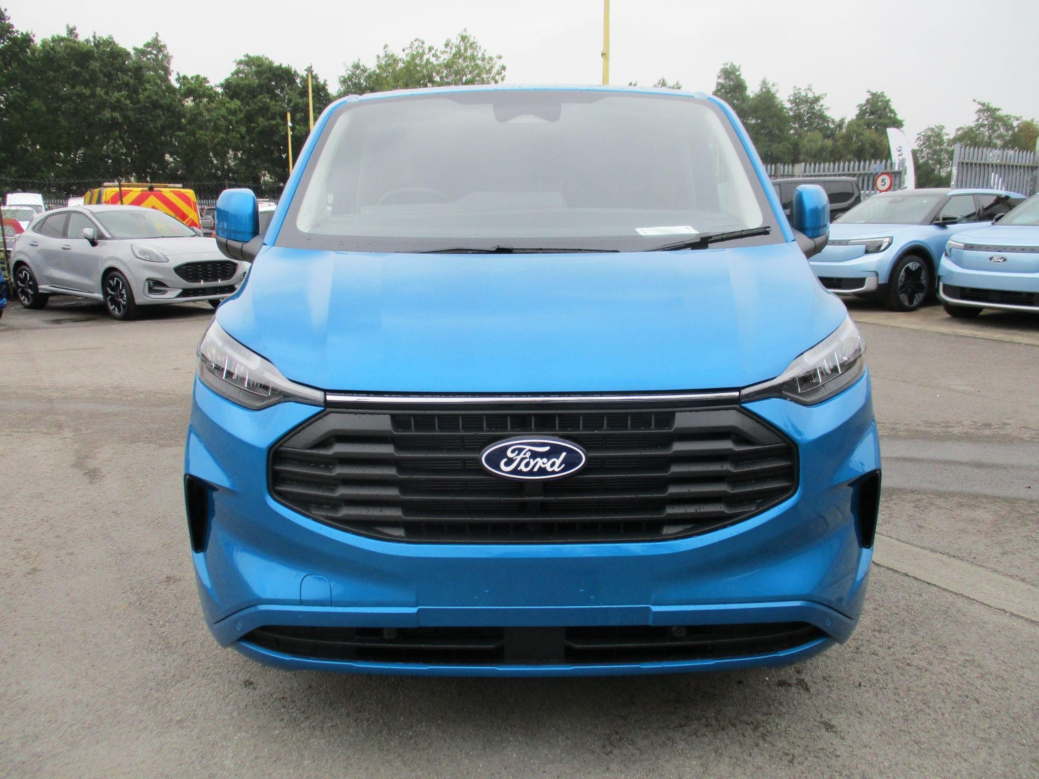Ford Transit Custom Image 8