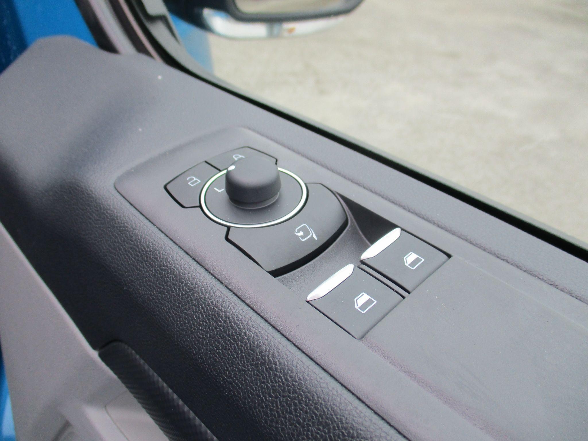 Ford Transit Custom Image 19