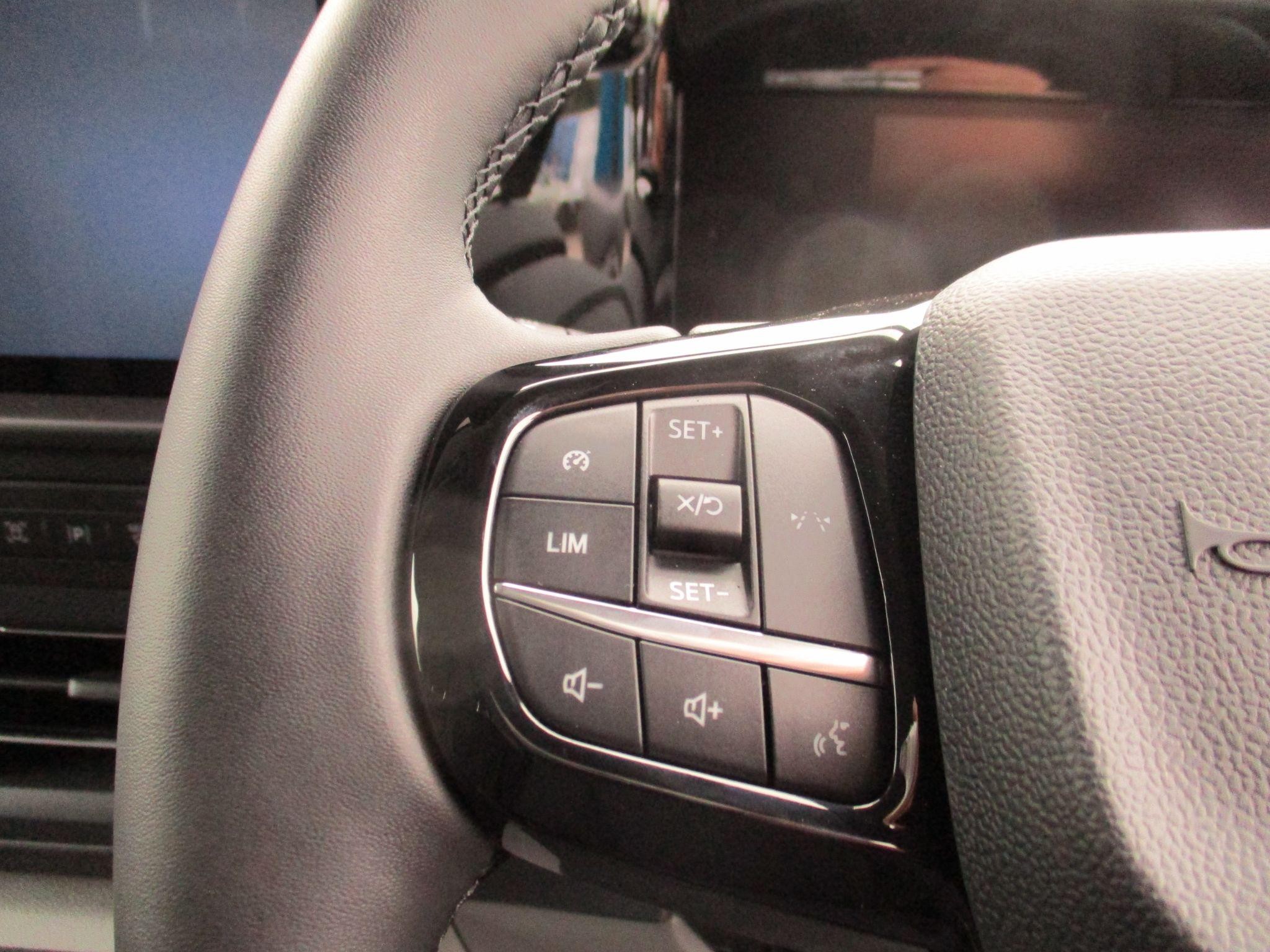 Ford Transit Custom Image 21