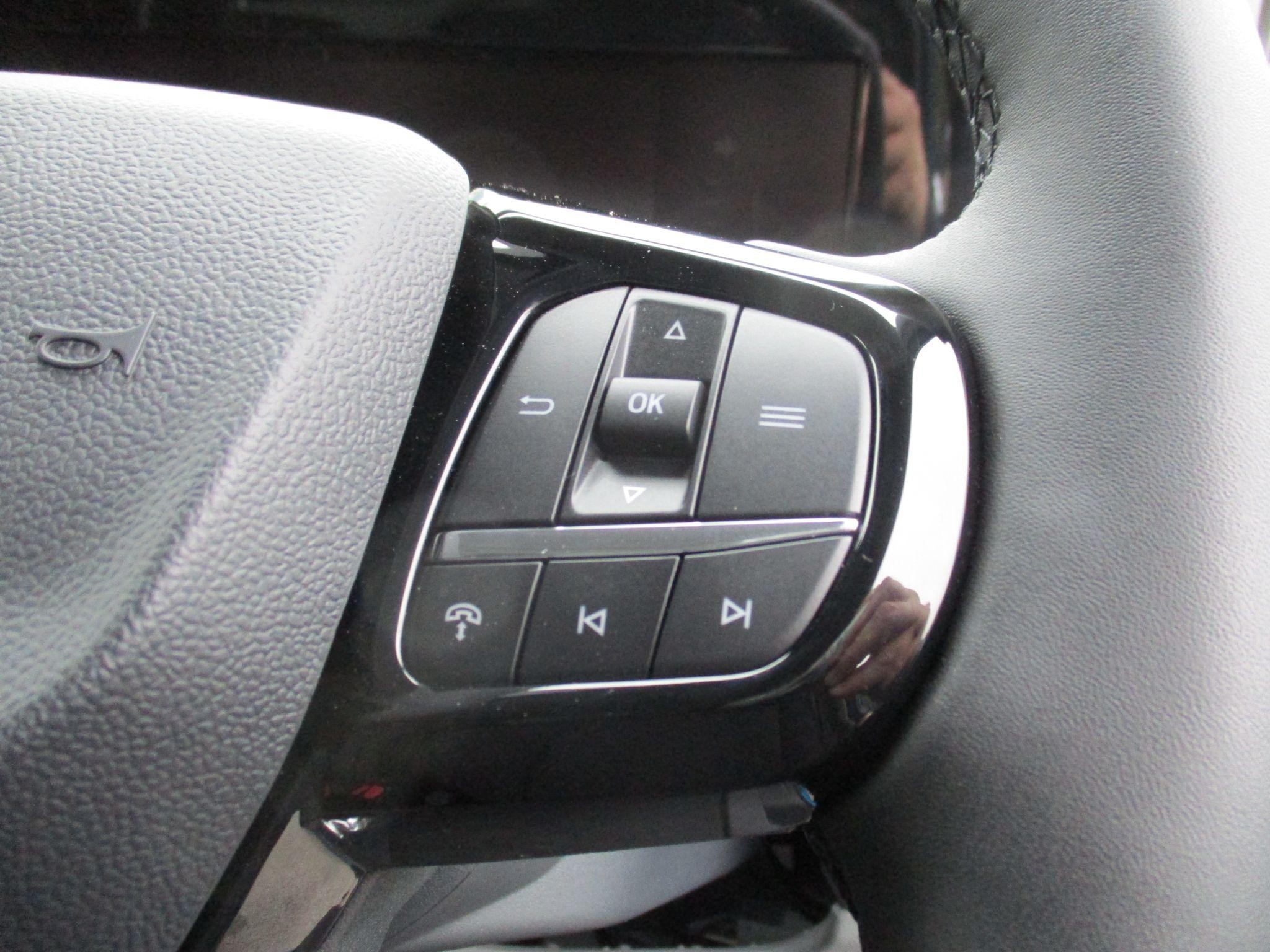 Ford Transit Custom Image 22