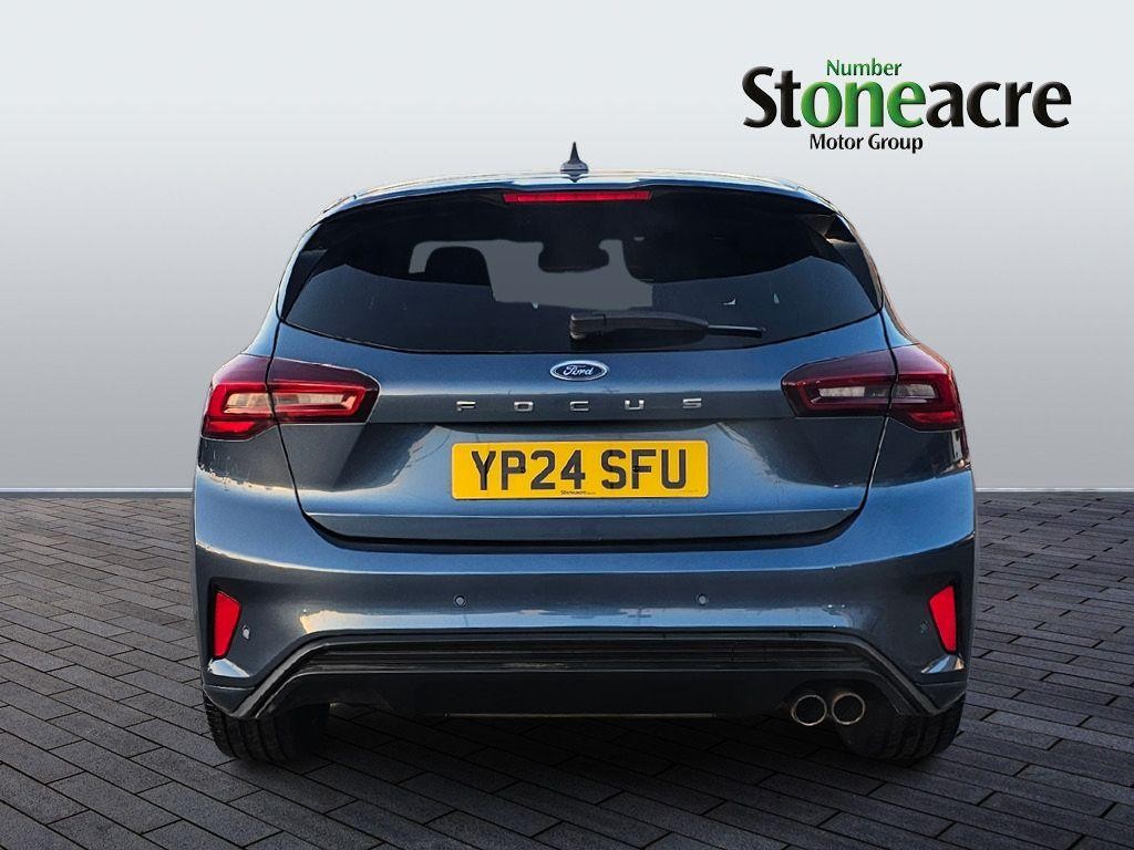 Ford Focus Image 8