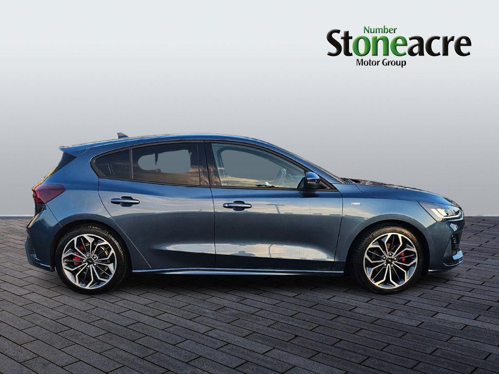 Ford Focus Image 9