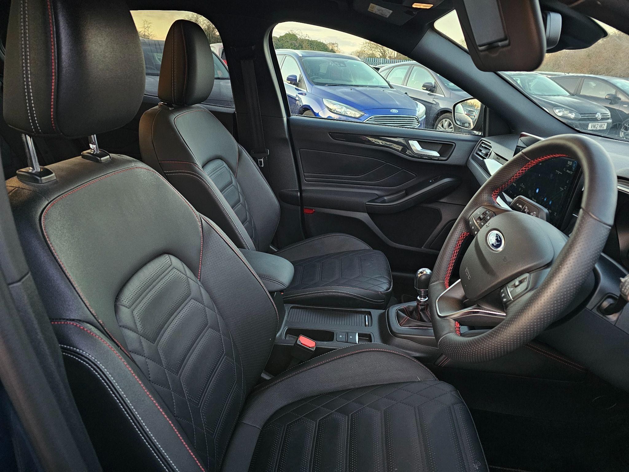 Ford Focus Image 12