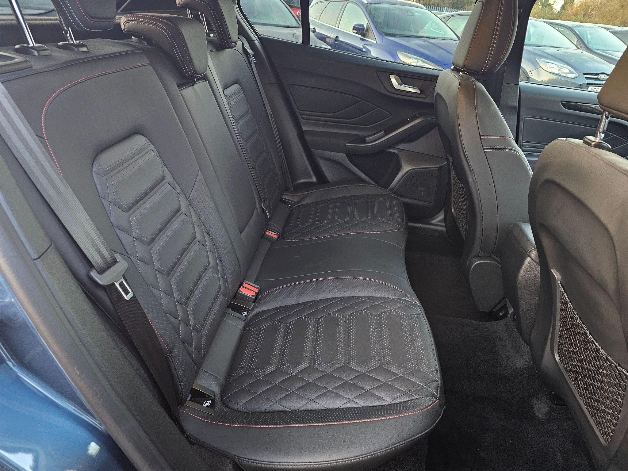 Ford Focus Image 14