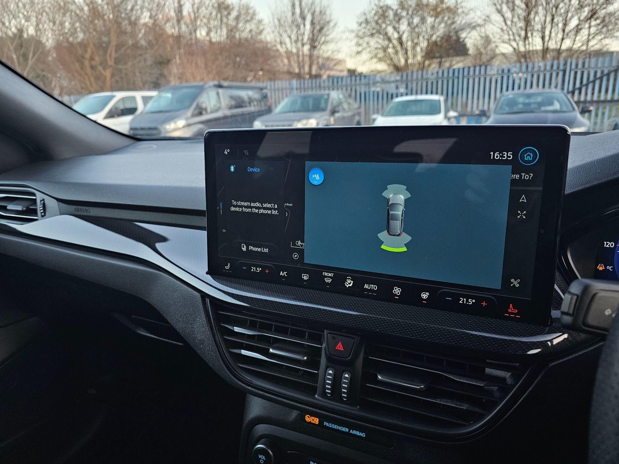 Ford Focus Image 18
