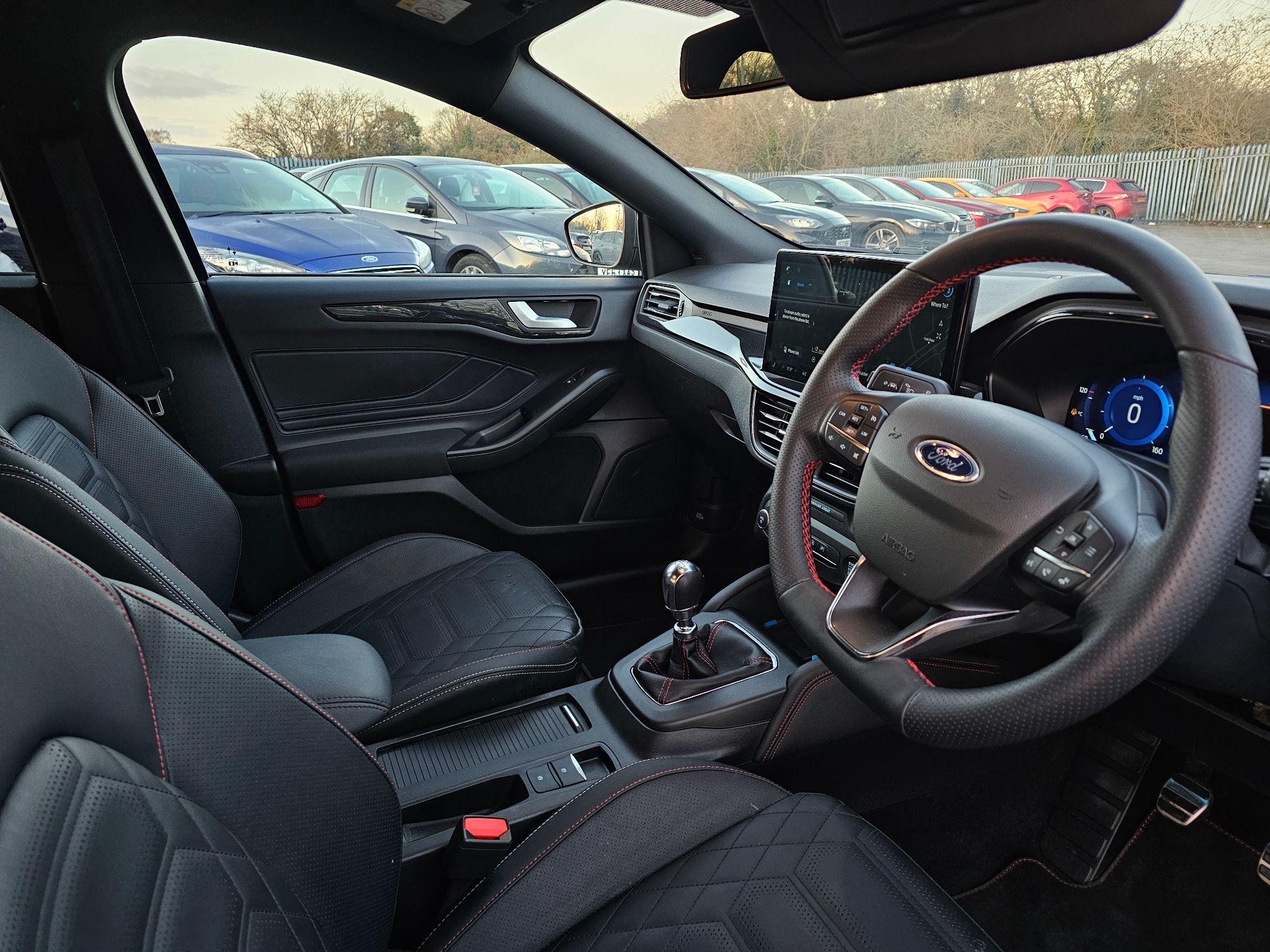 Ford Focus Image 25