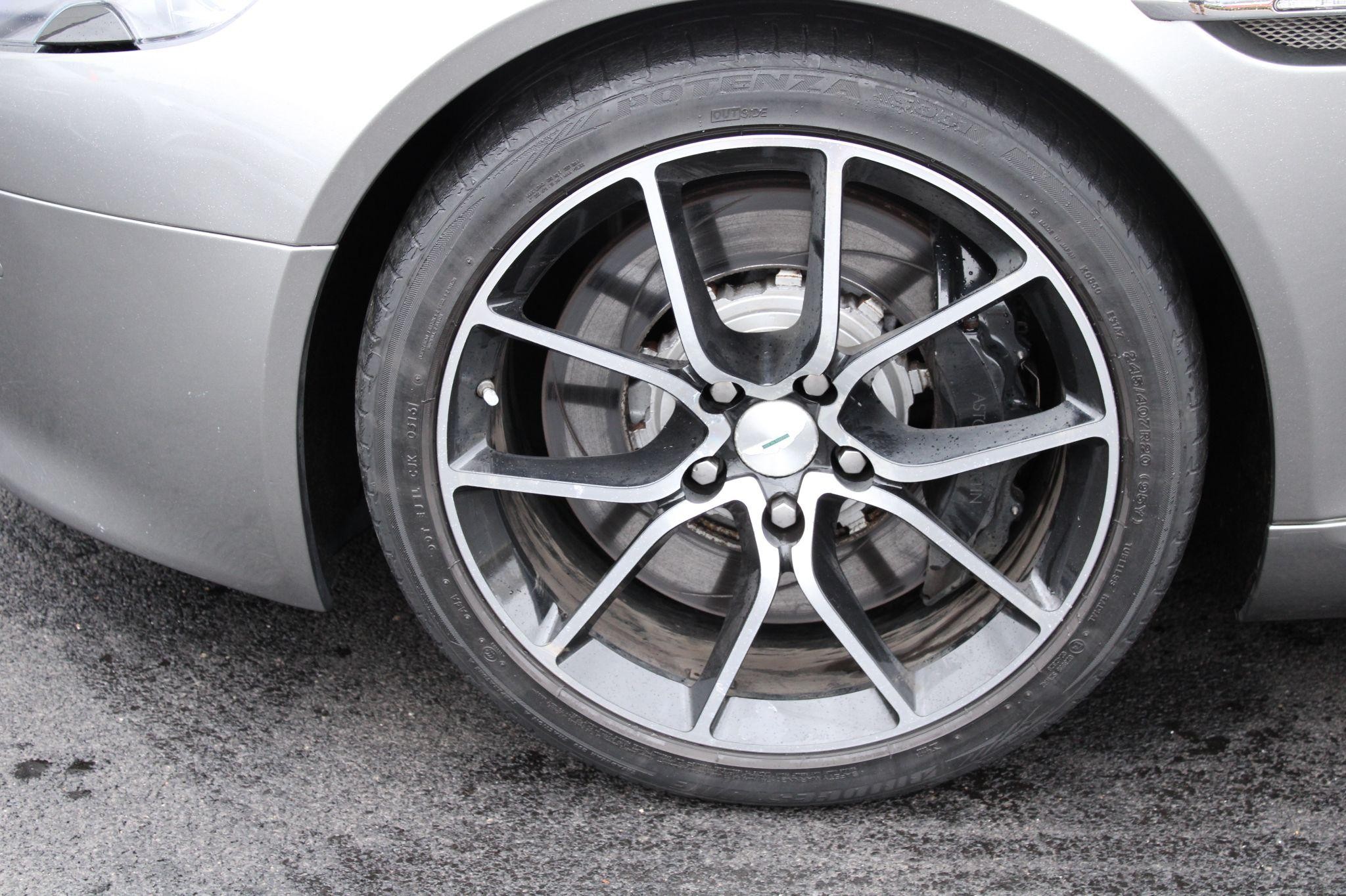 Aston Martin Rapide S Image 14