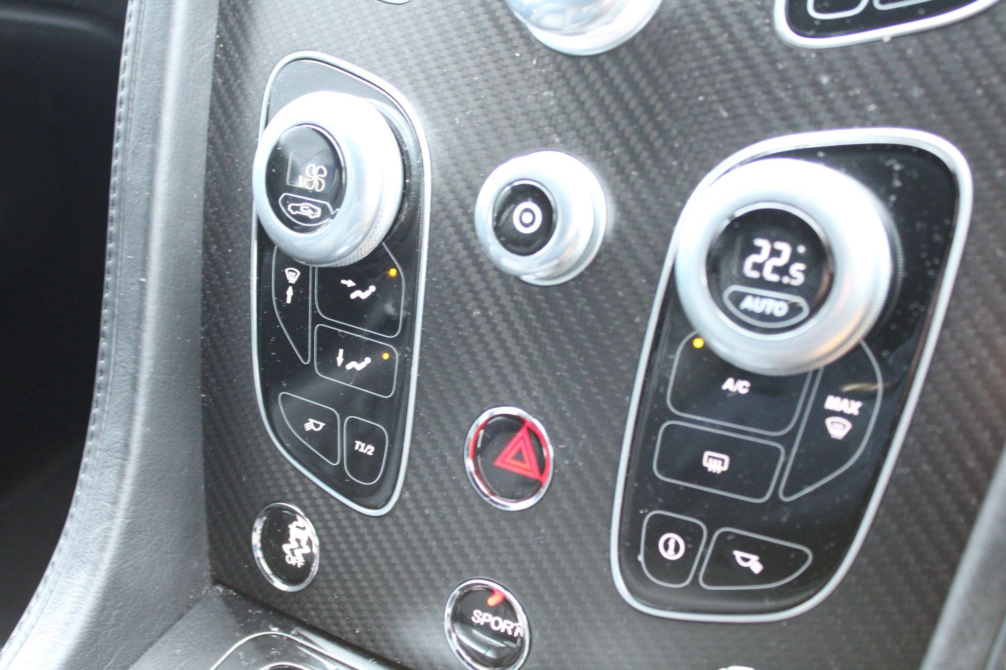 Aston Martin Rapide S Image 24