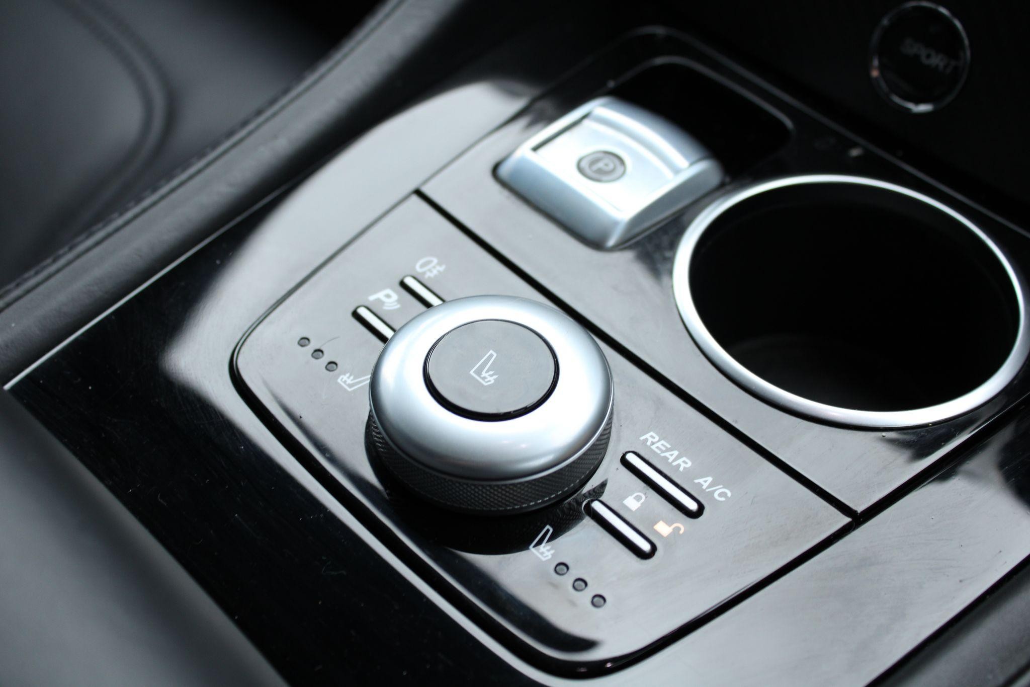 Aston Martin Rapide S Image 13