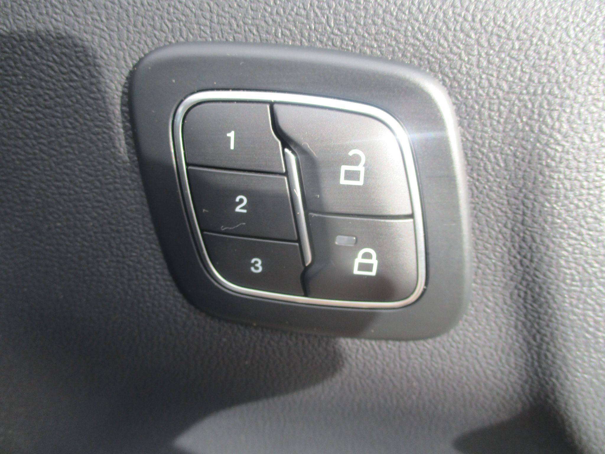 Ford Kuga Image 21