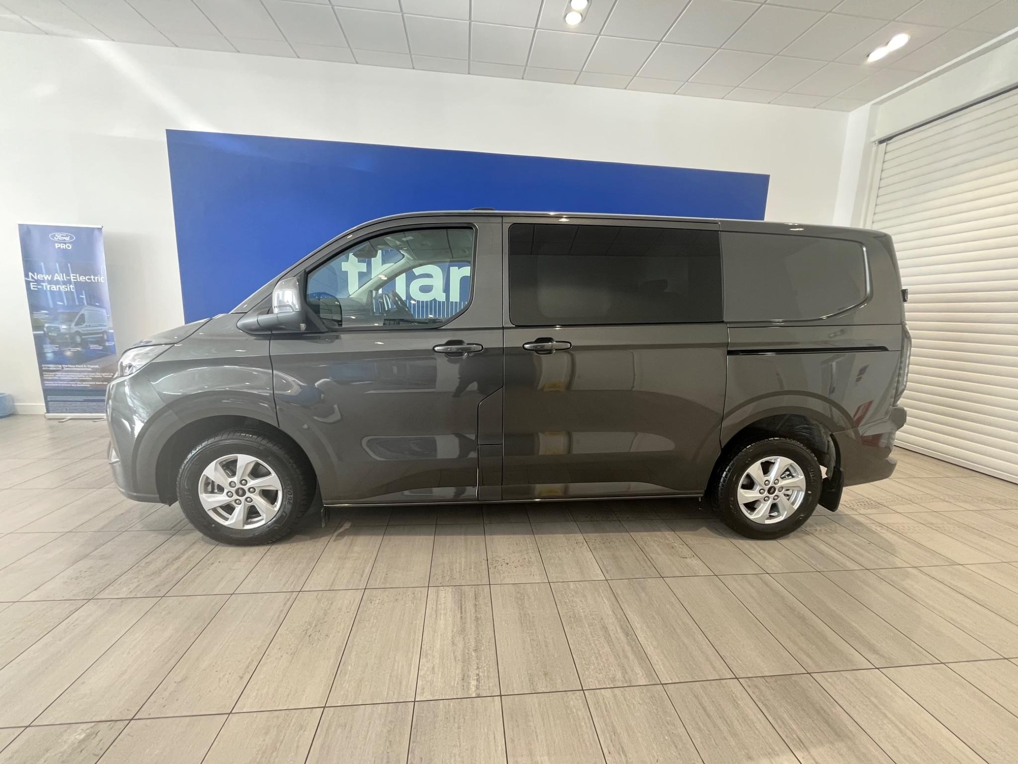 Ford Transit Custom Image 2