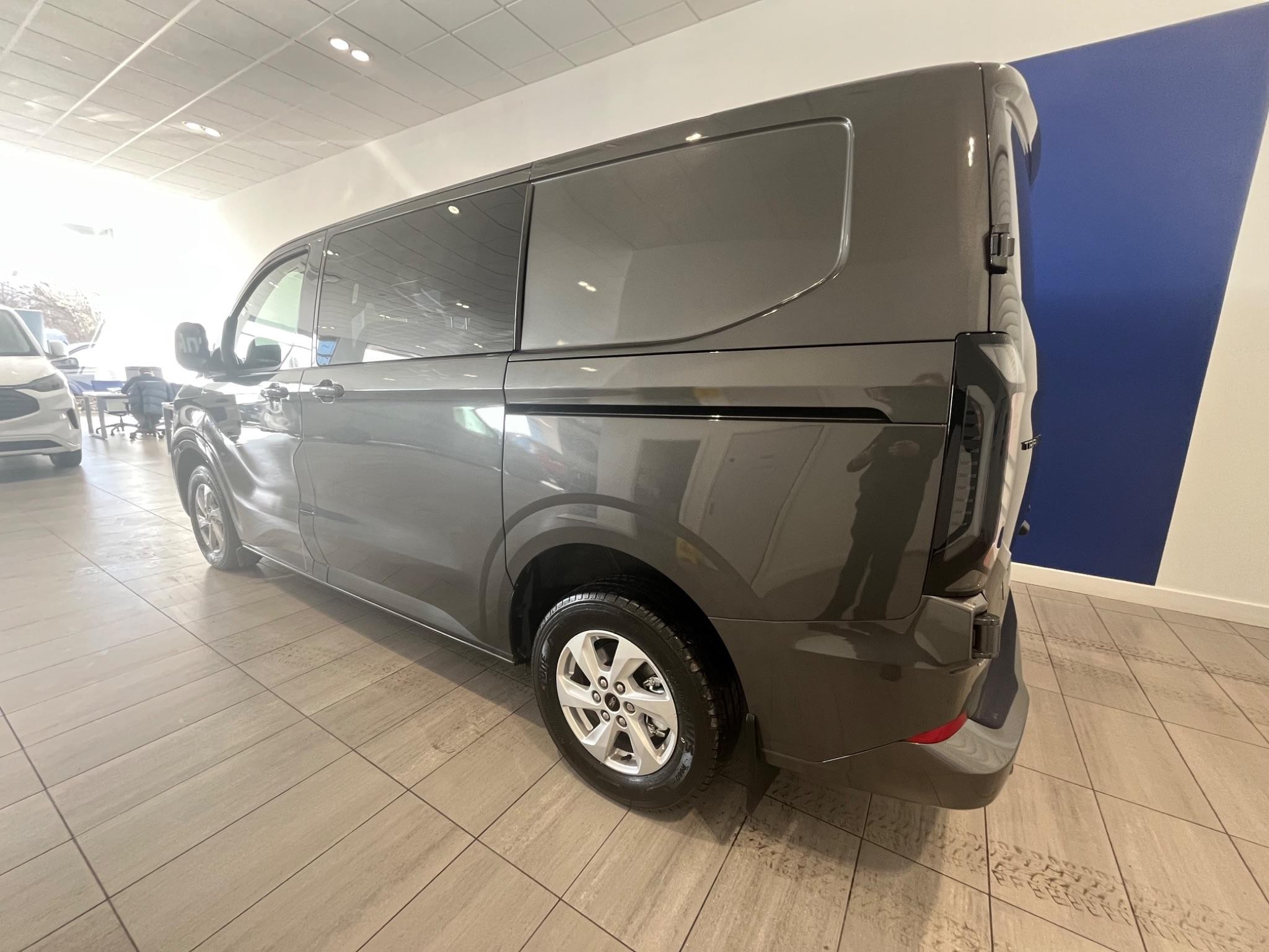 Ford Transit Custom Image 5