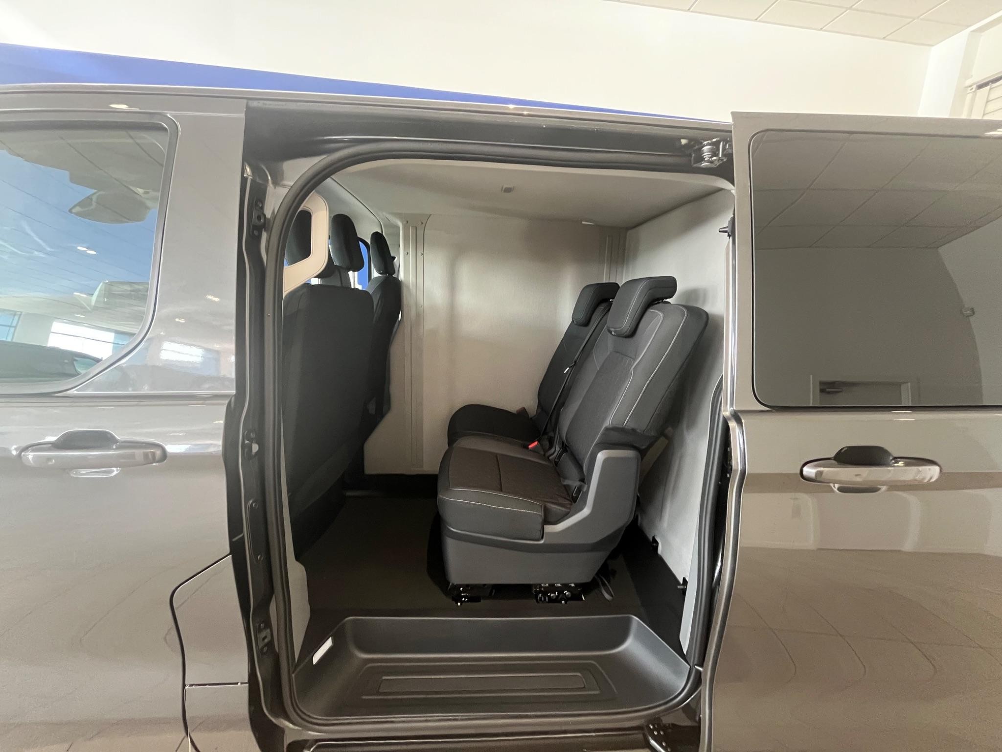 Ford Transit Custom Image 6