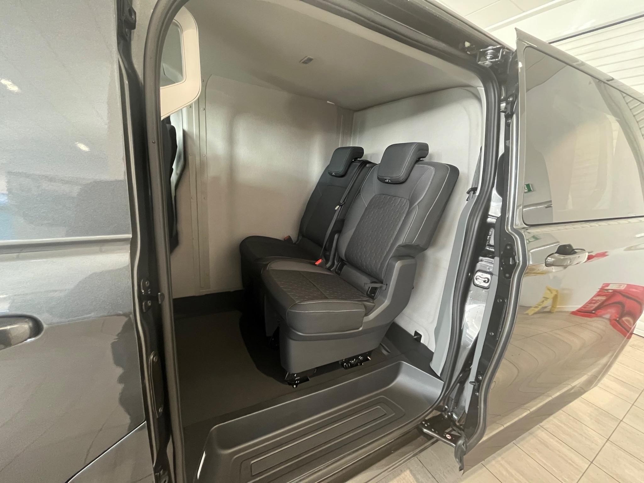 Ford Transit Custom Image 9