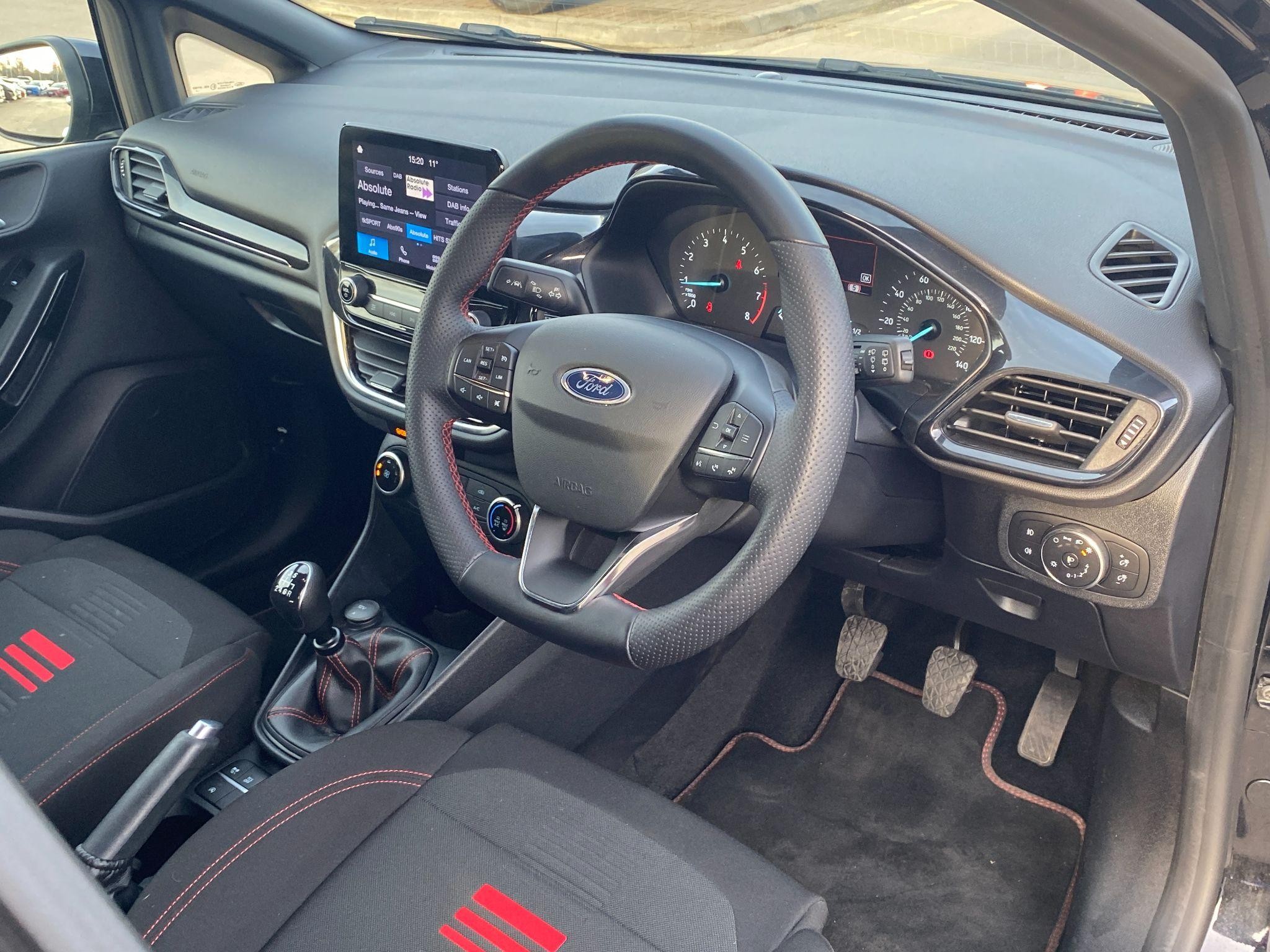 Ford Fiesta Image 12