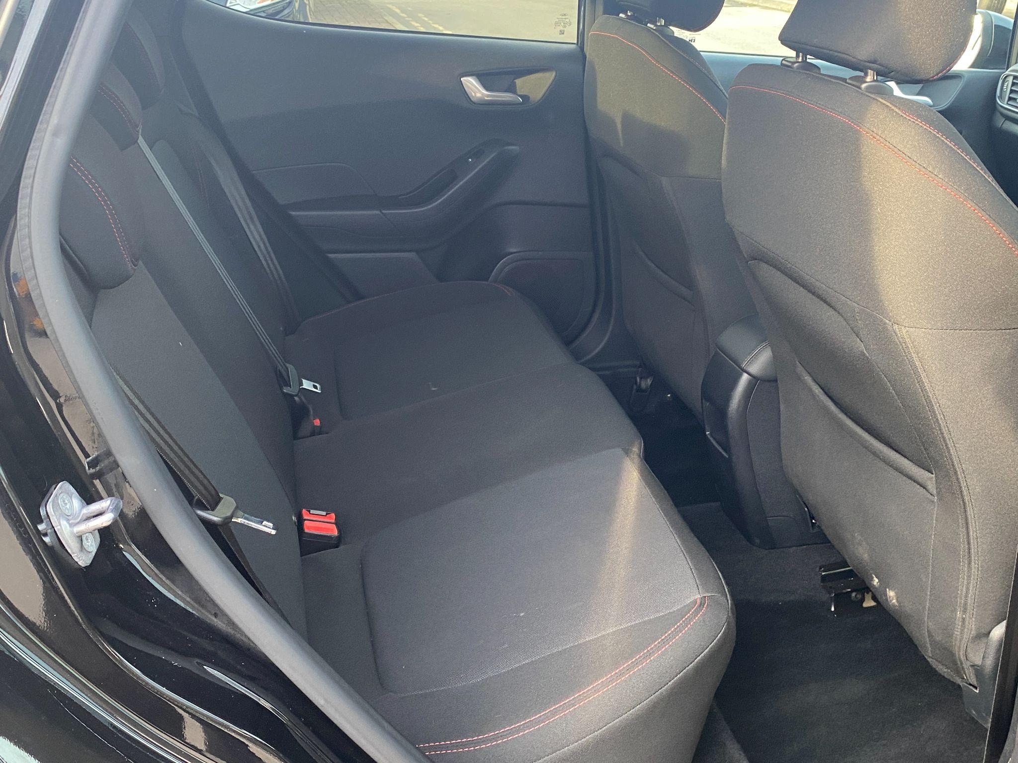 Ford Fiesta Image 17