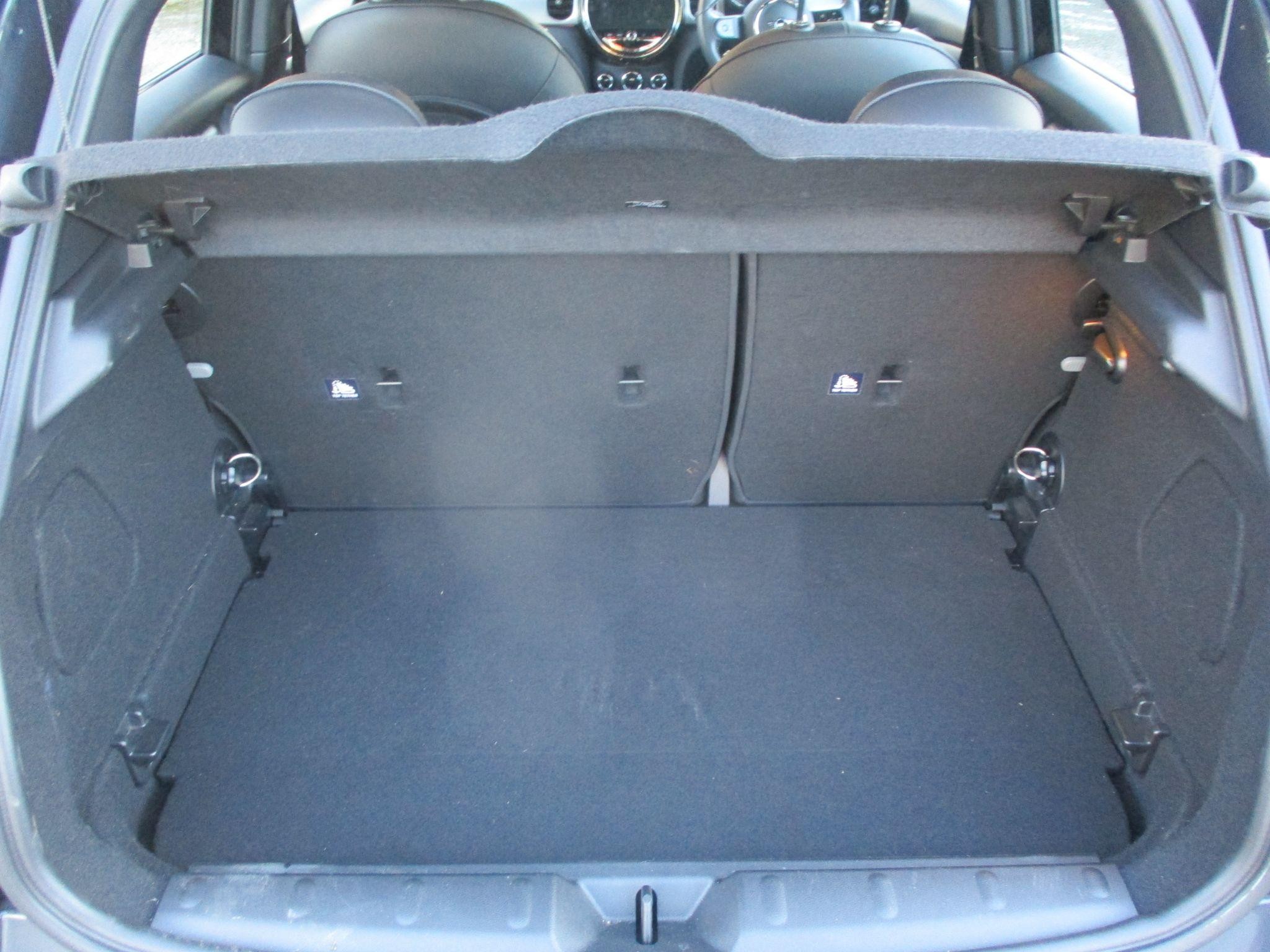 MINI Hatch Image 15