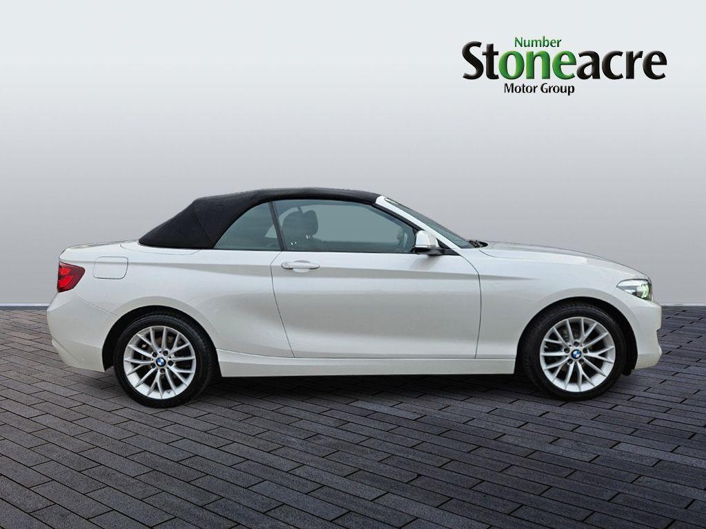 BMW 2 Series Image 2