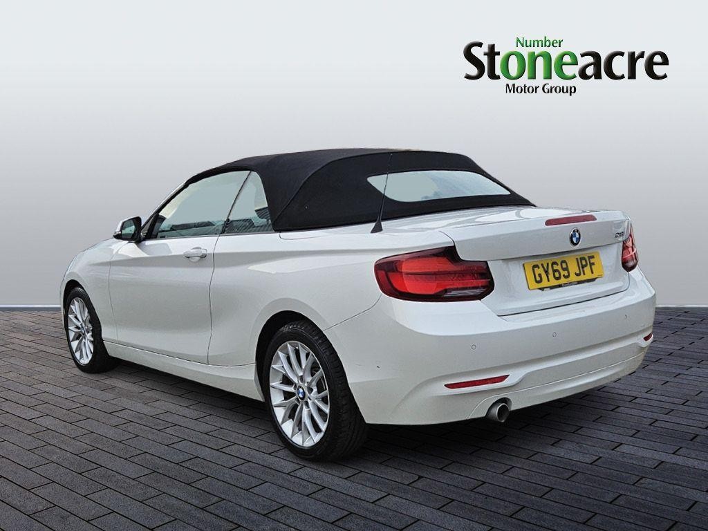 BMW 2 Series Image 5