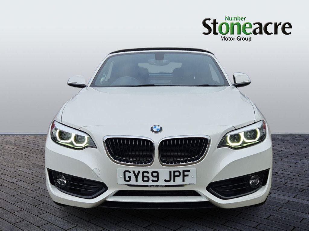 BMW 2 Series Image 8