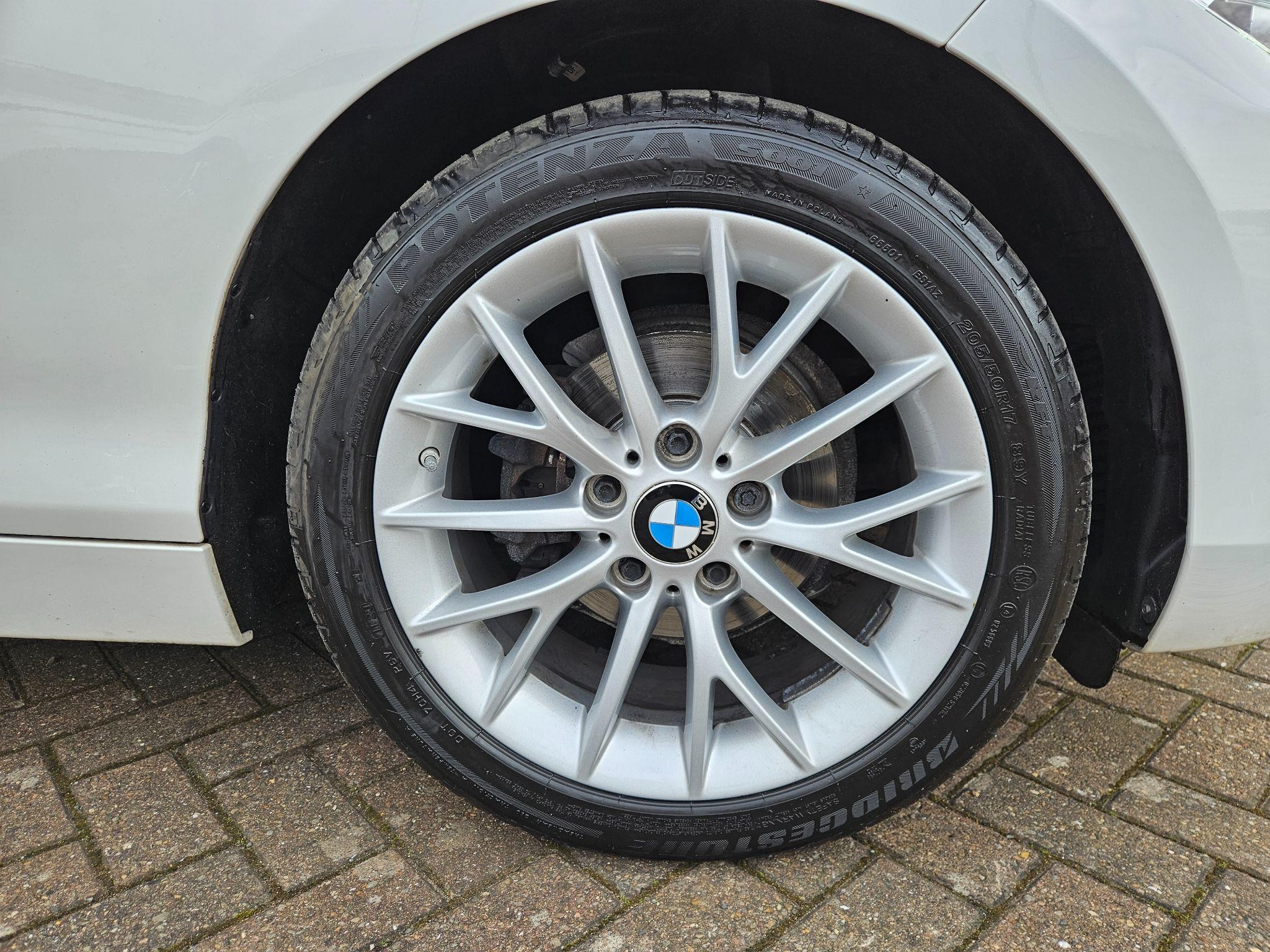 BMW 2 Series Image 9