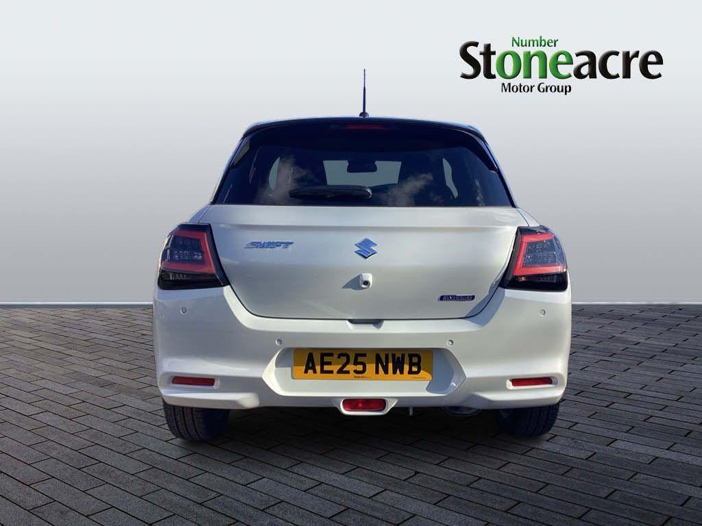 Suzuki Swift Image 6