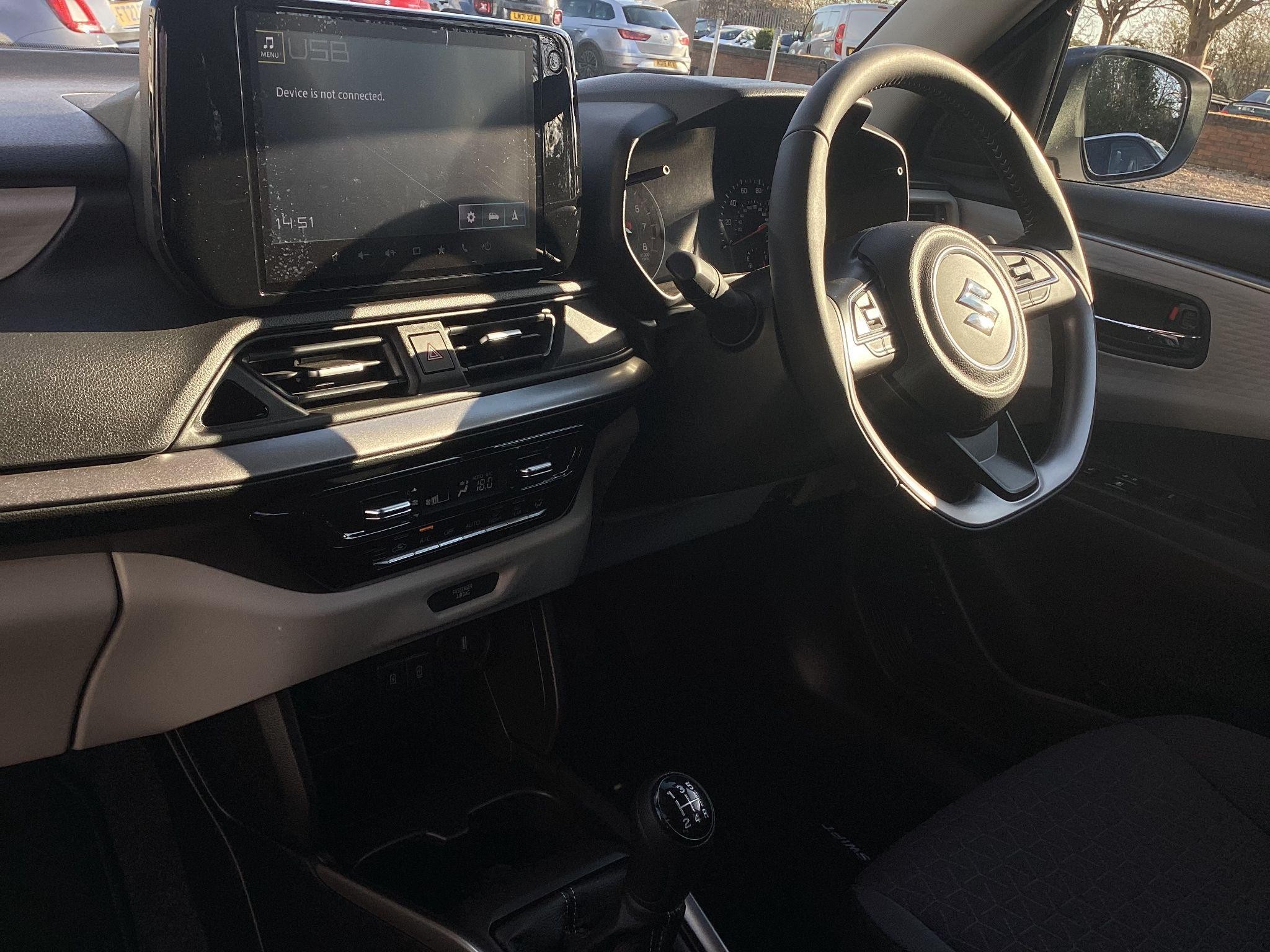 Suzuki Swift Image 14