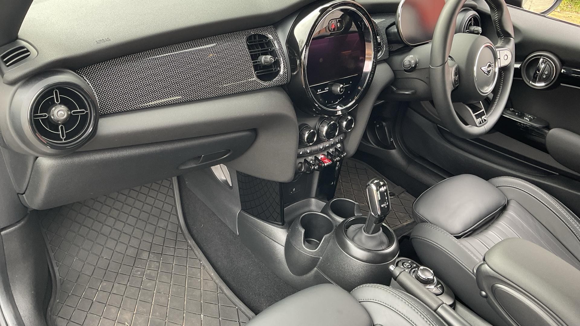 MINI Hatch Image 4