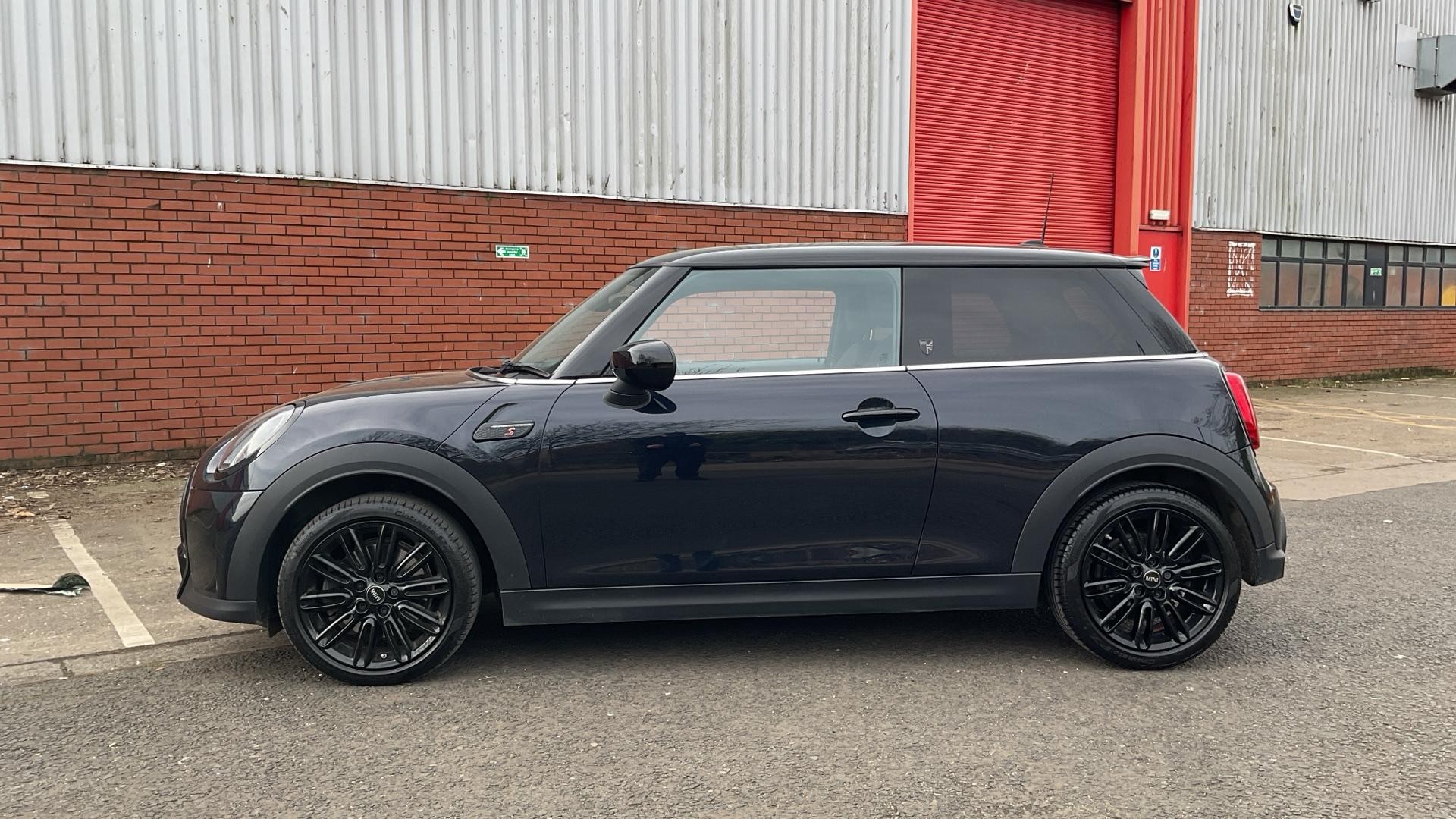 MINI Hatch Image 8
