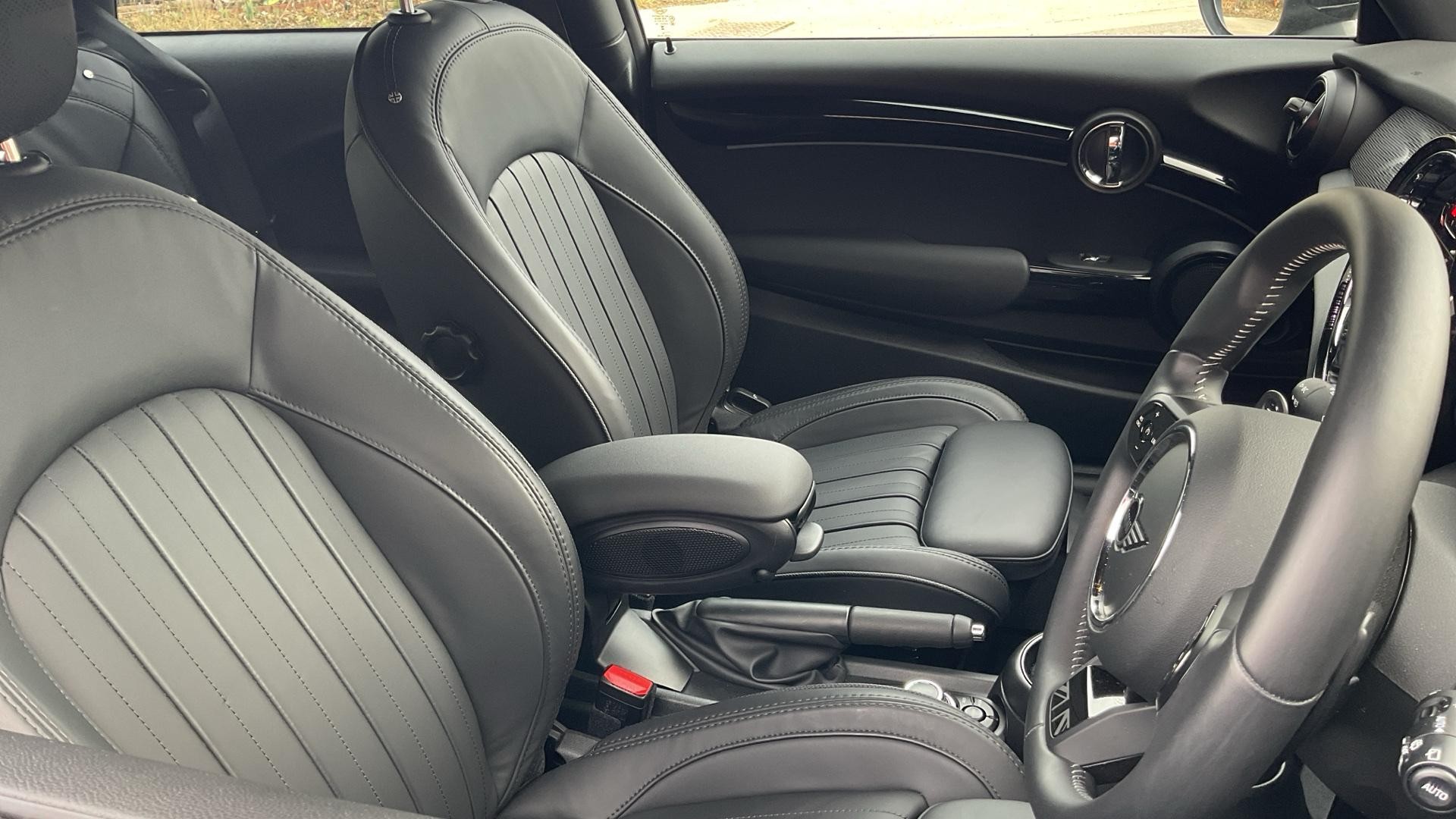 MINI Hatch Image 9