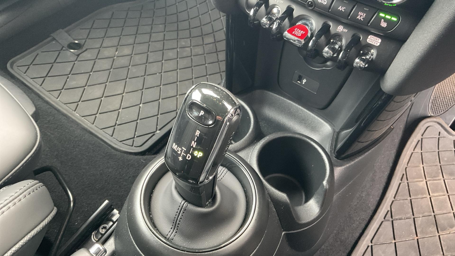 MINI Hatch Image 14
