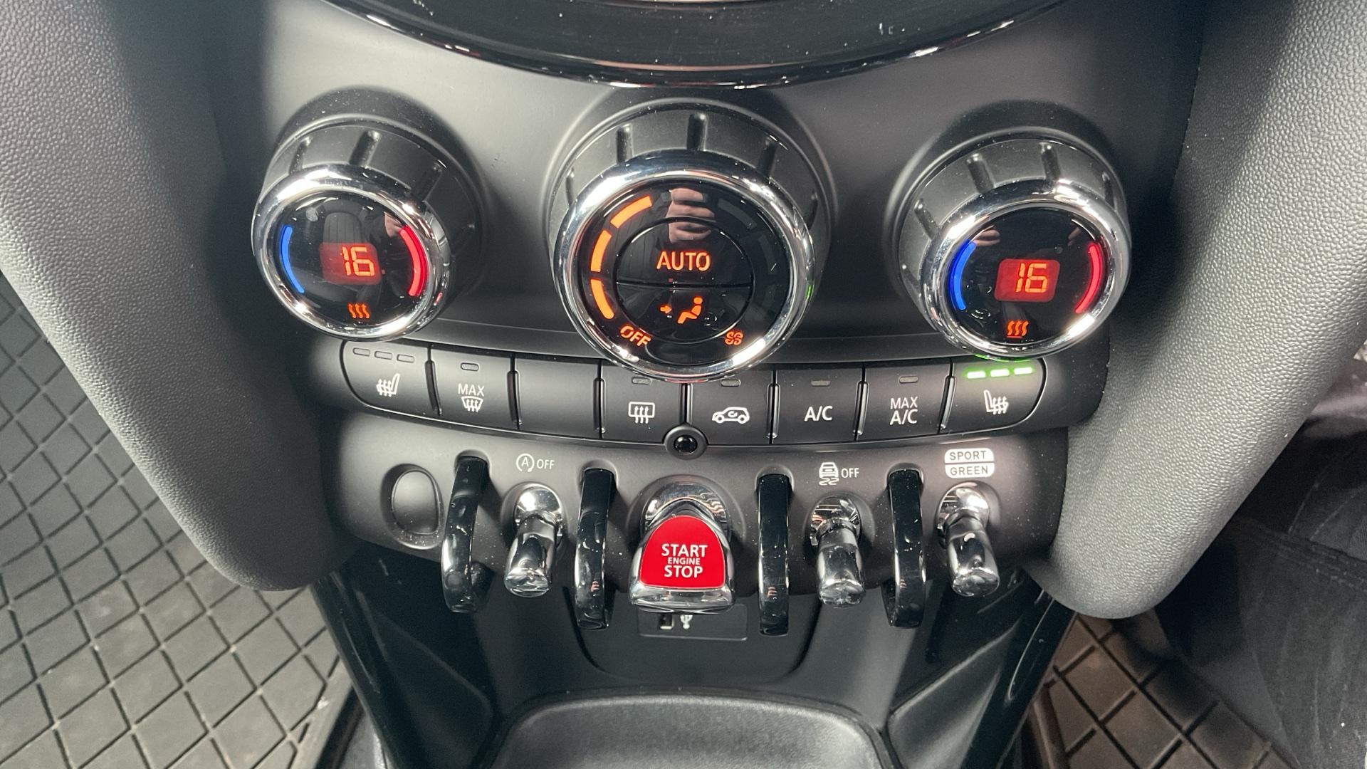 MINI Hatch Image 23