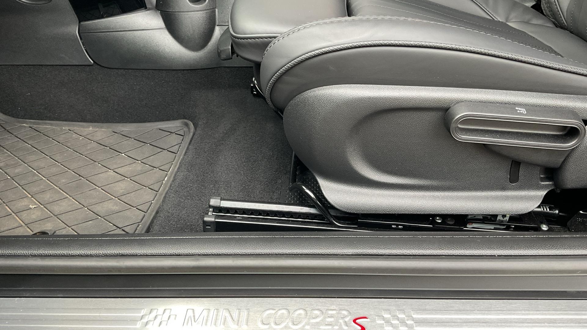 MINI Hatch Image 26