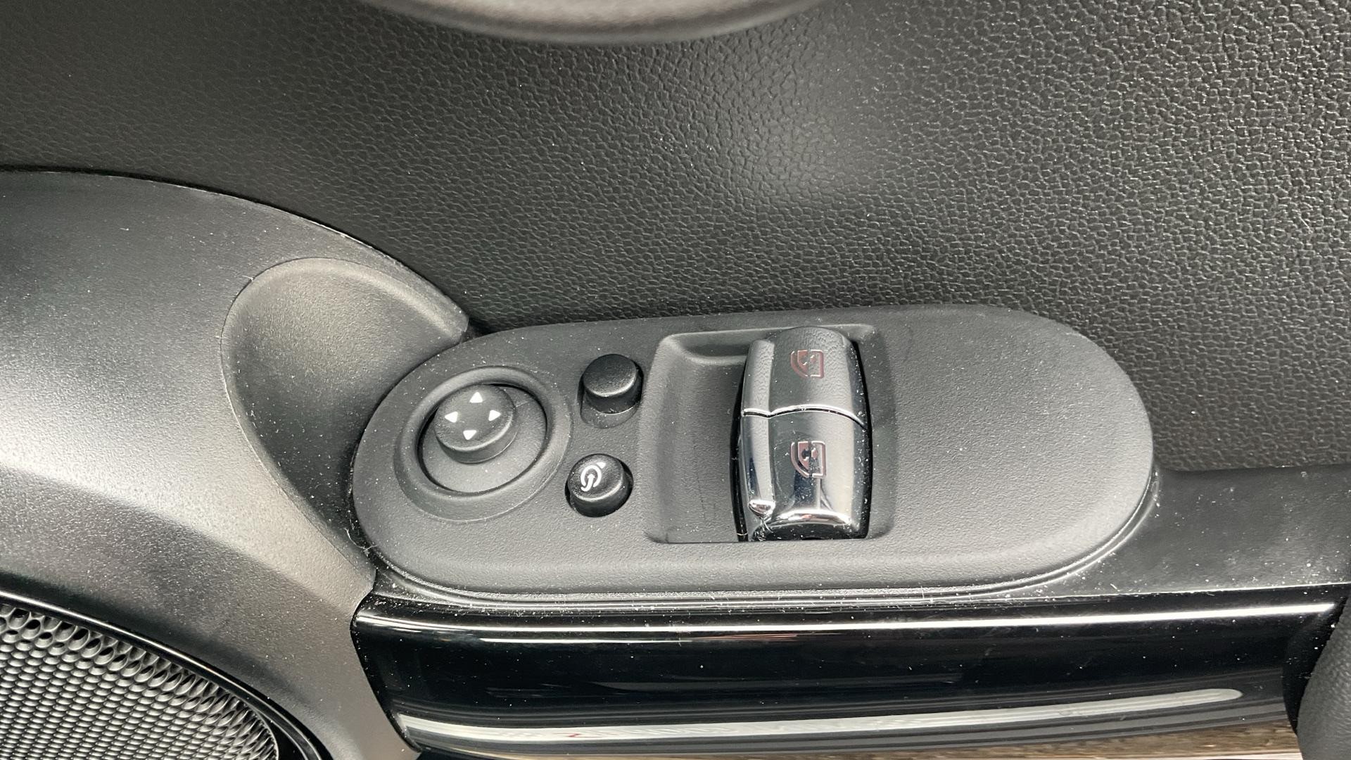 MINI Hatch Image 28