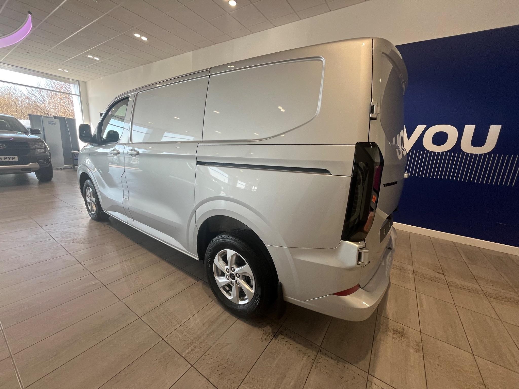 Ford Transit Custom Image 5