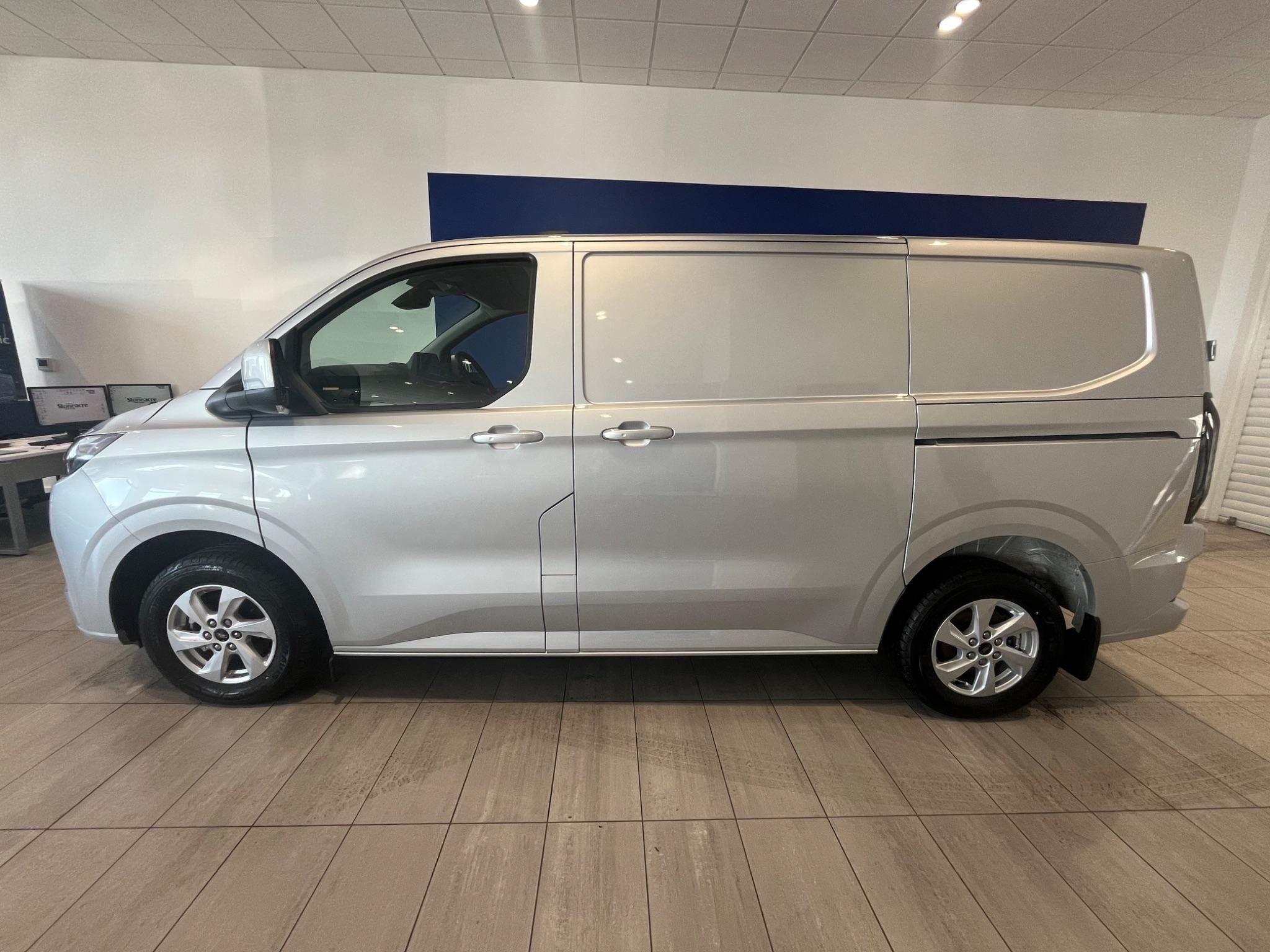 Ford Transit Custom Image 2