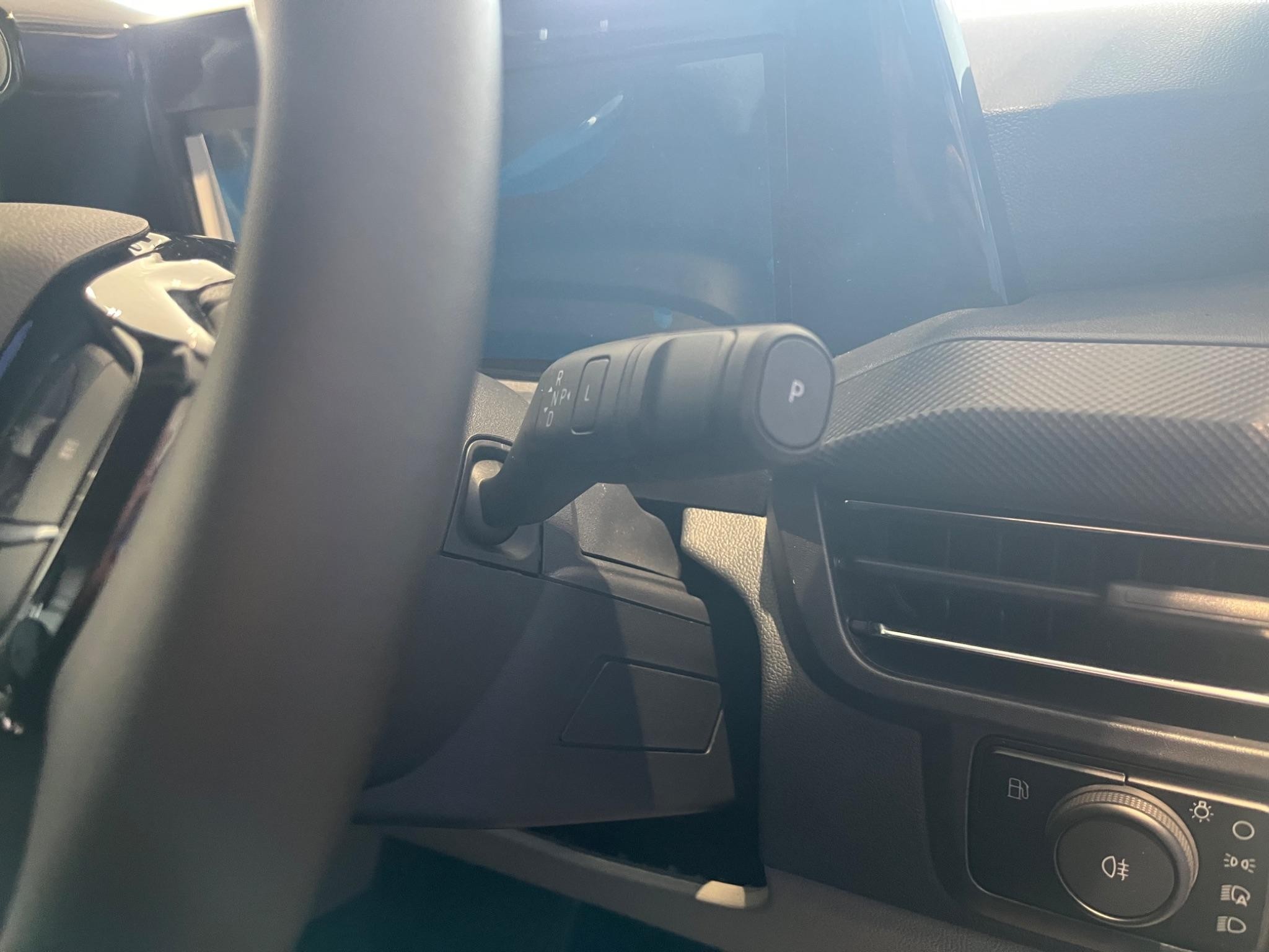 Ford Transit Custom Image 10