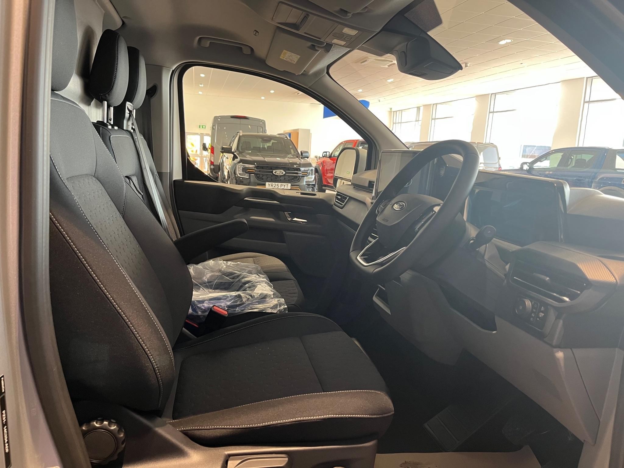 Ford Transit Custom Image 14