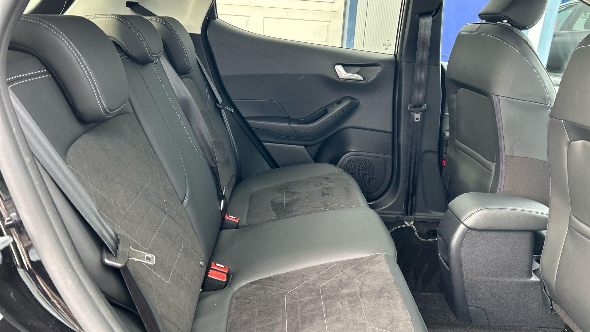 Ford Fiesta Image 16