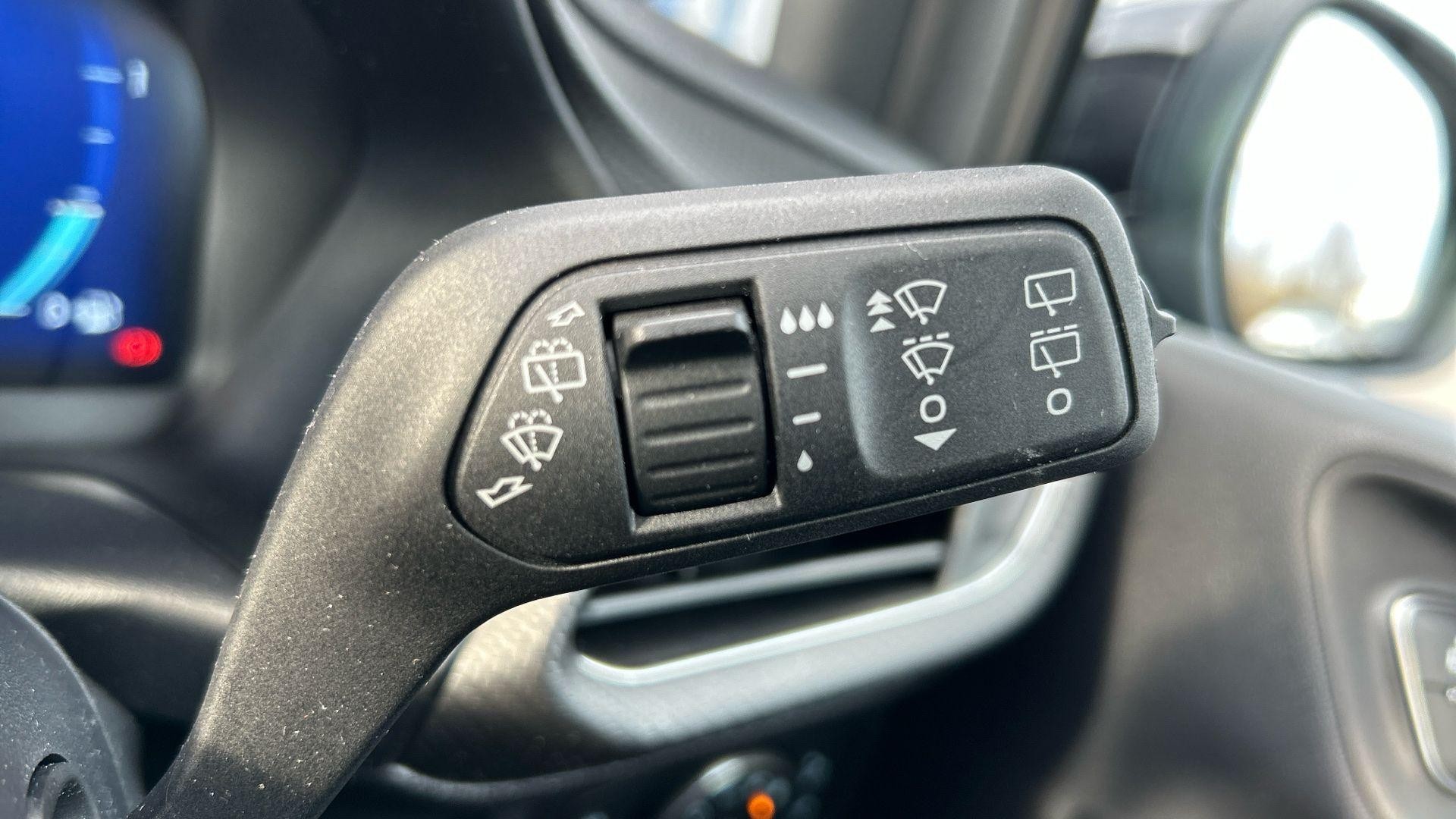 Ford Fiesta Image 40