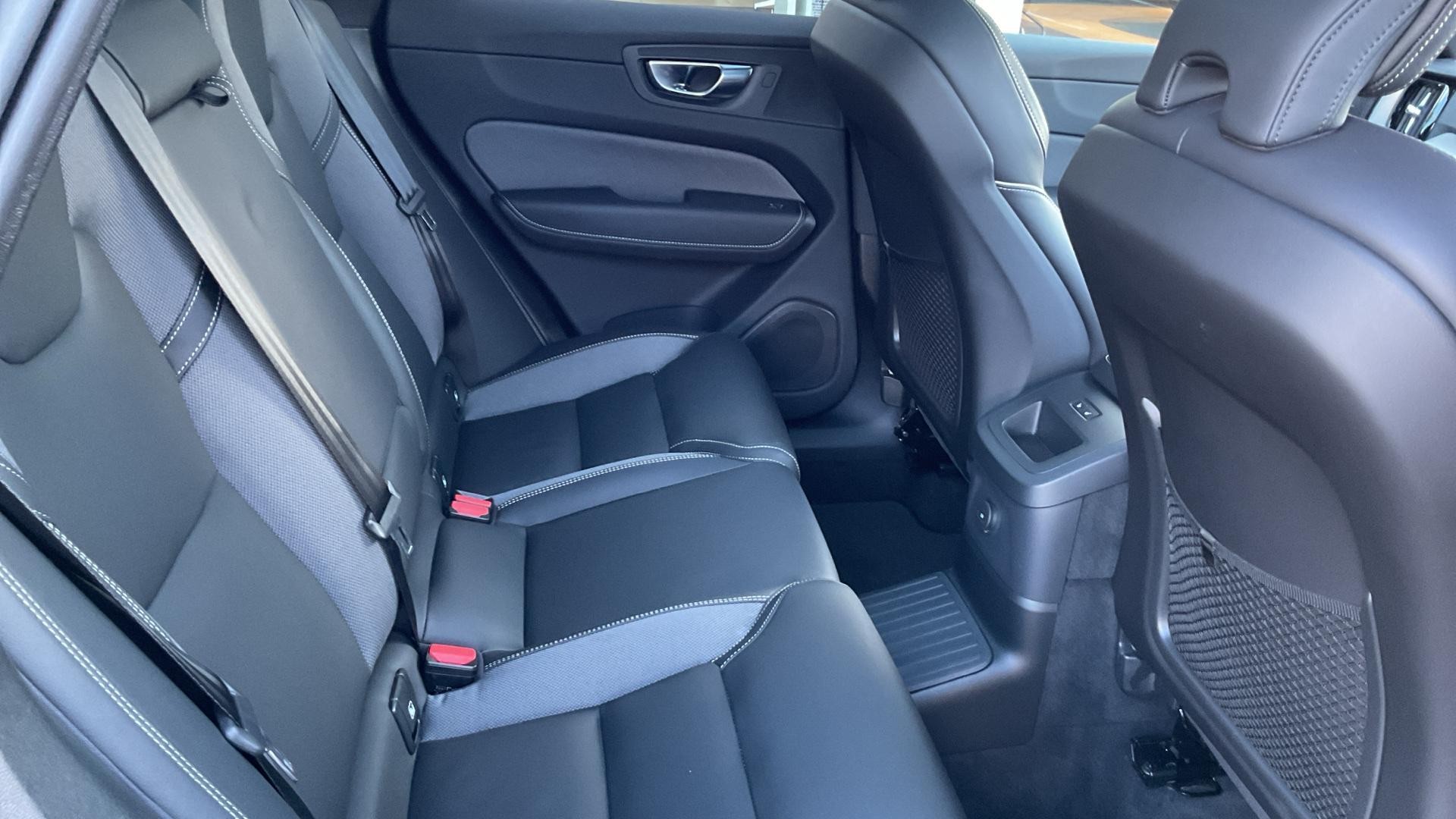 Volvo XC60 Image 10