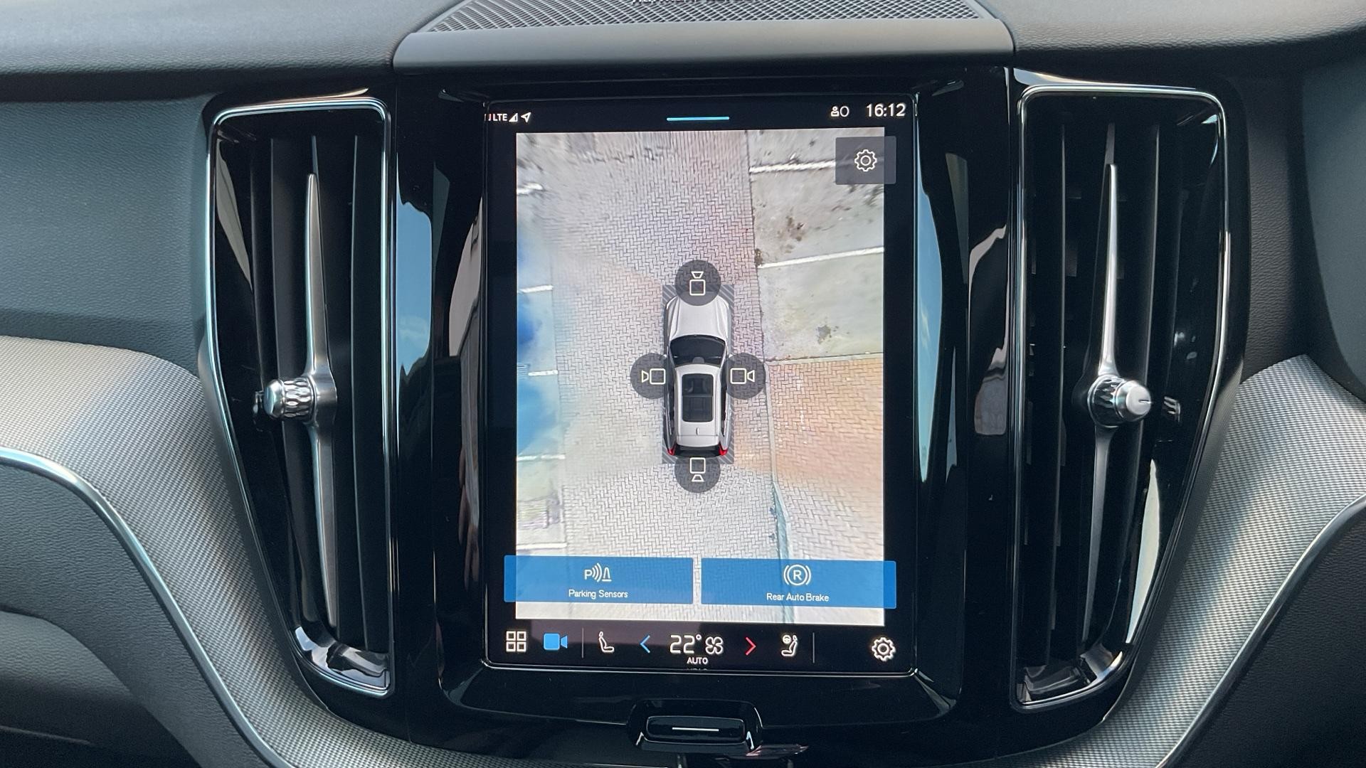 Volvo XC60 Image 32