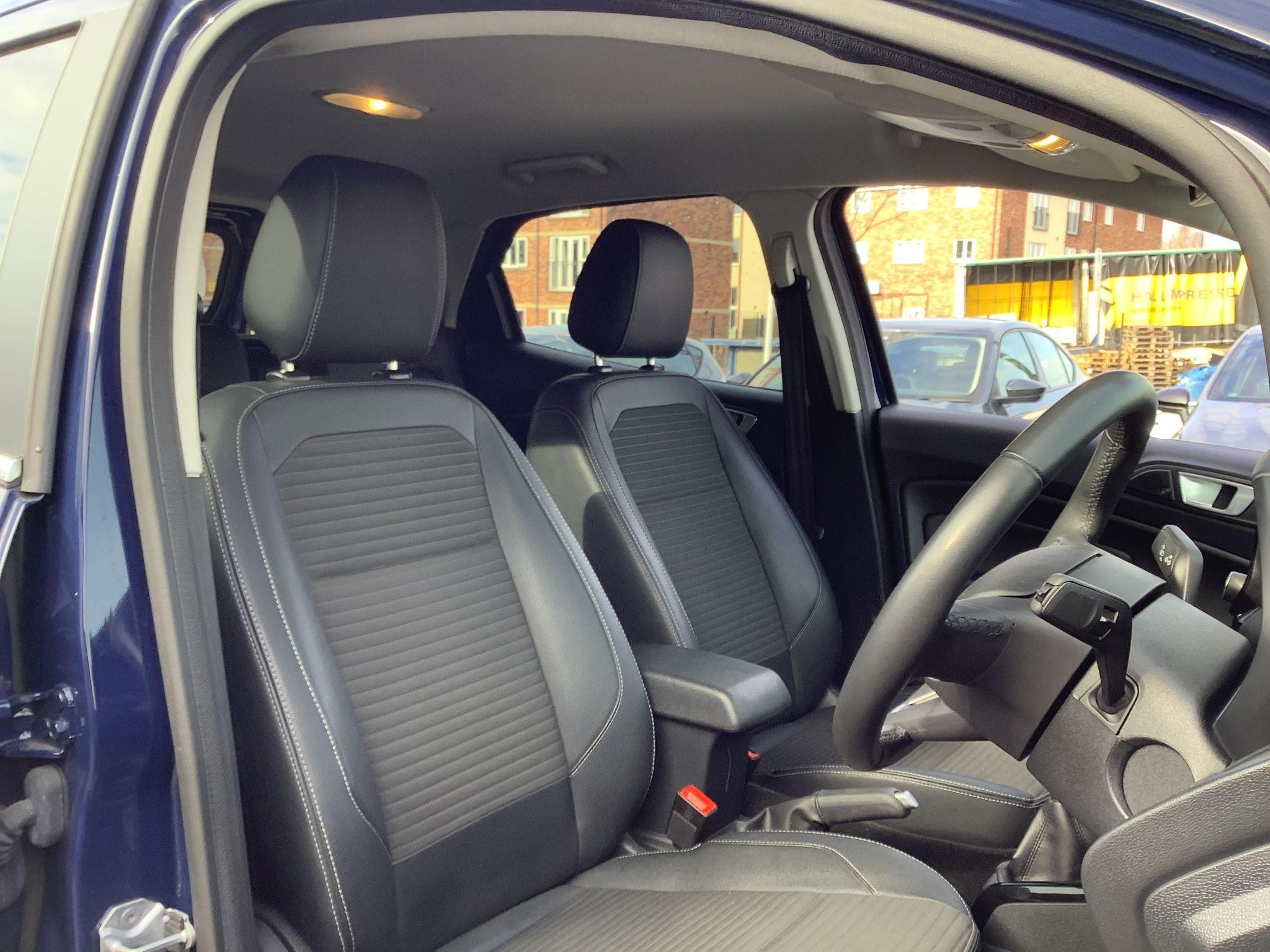 Ford EcoSport Image 24