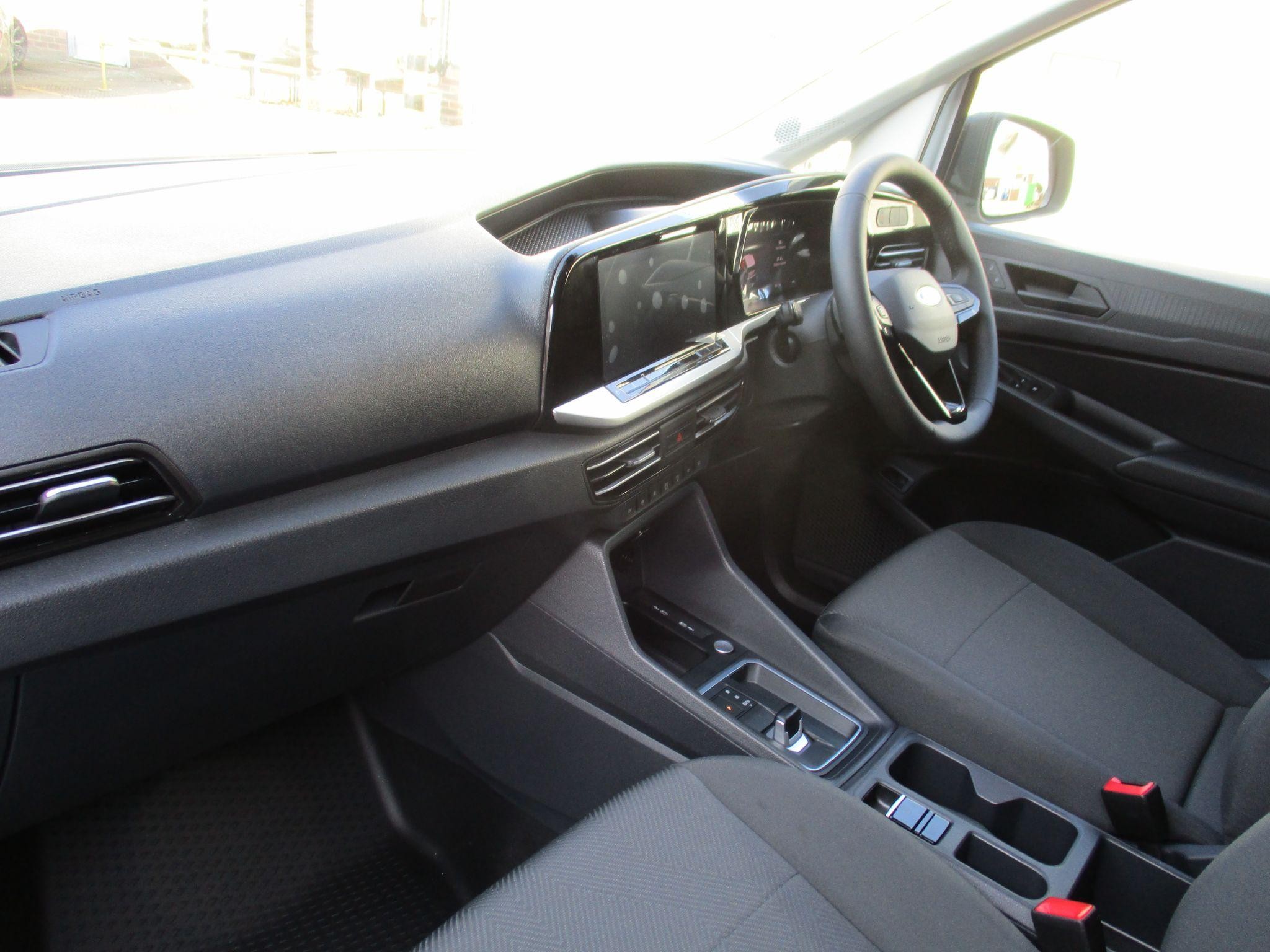 Ford Transit Connect Image 16