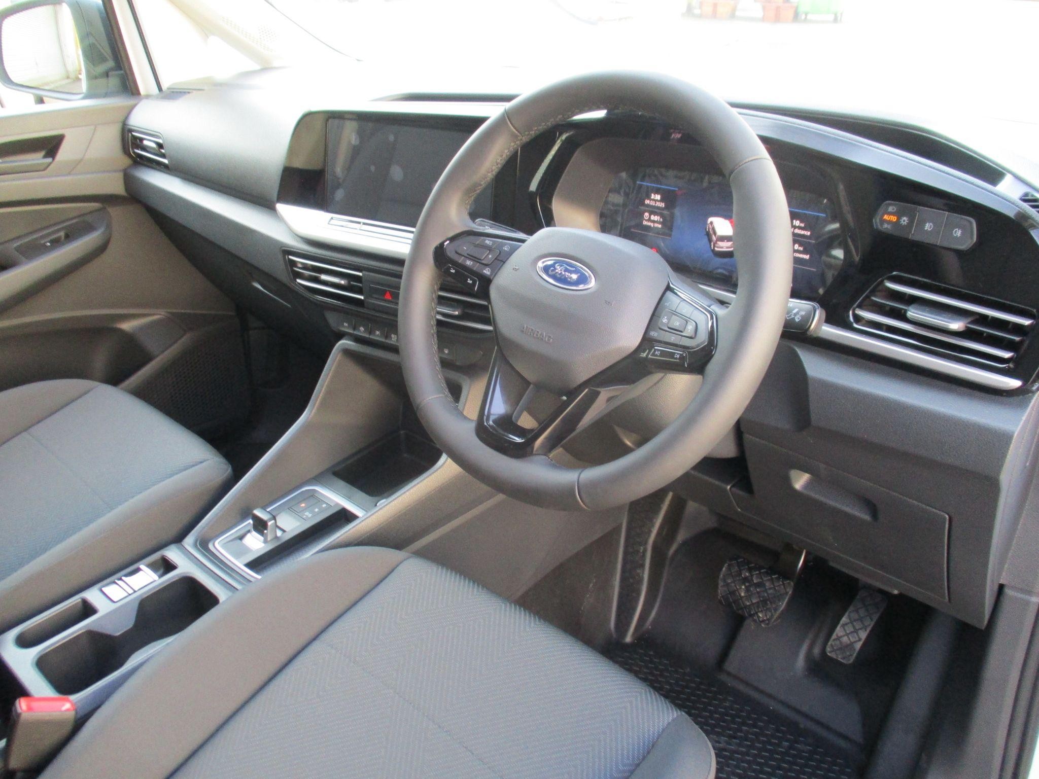 Ford Transit Connect Image 17