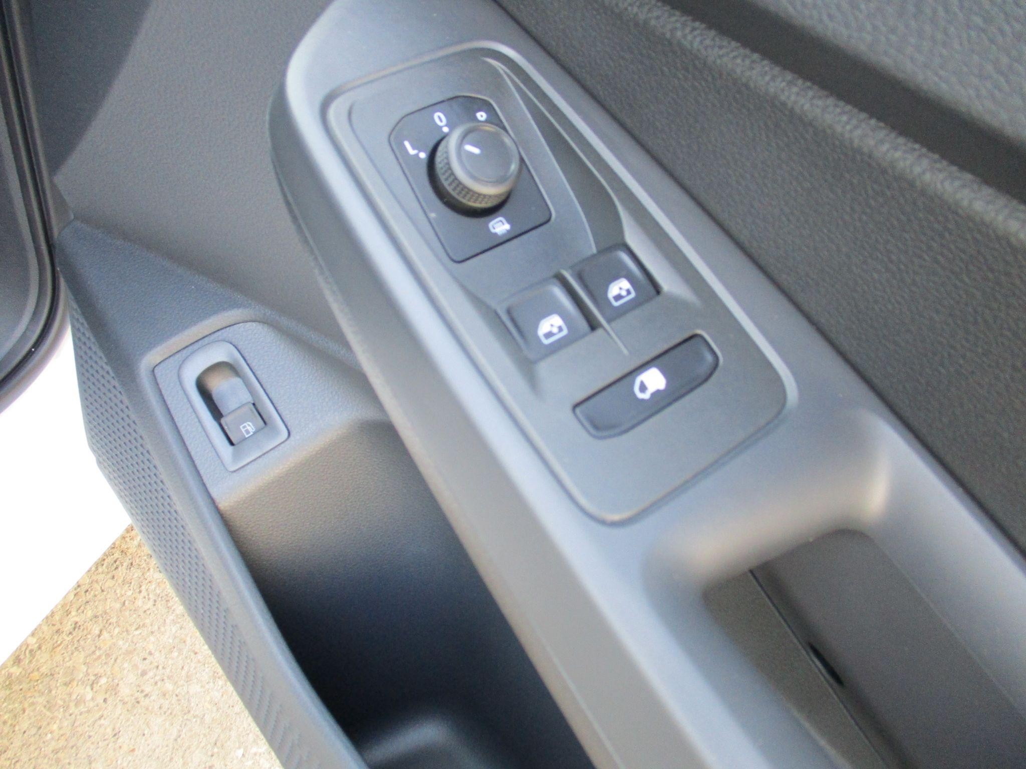 Ford Transit Connect Image 18